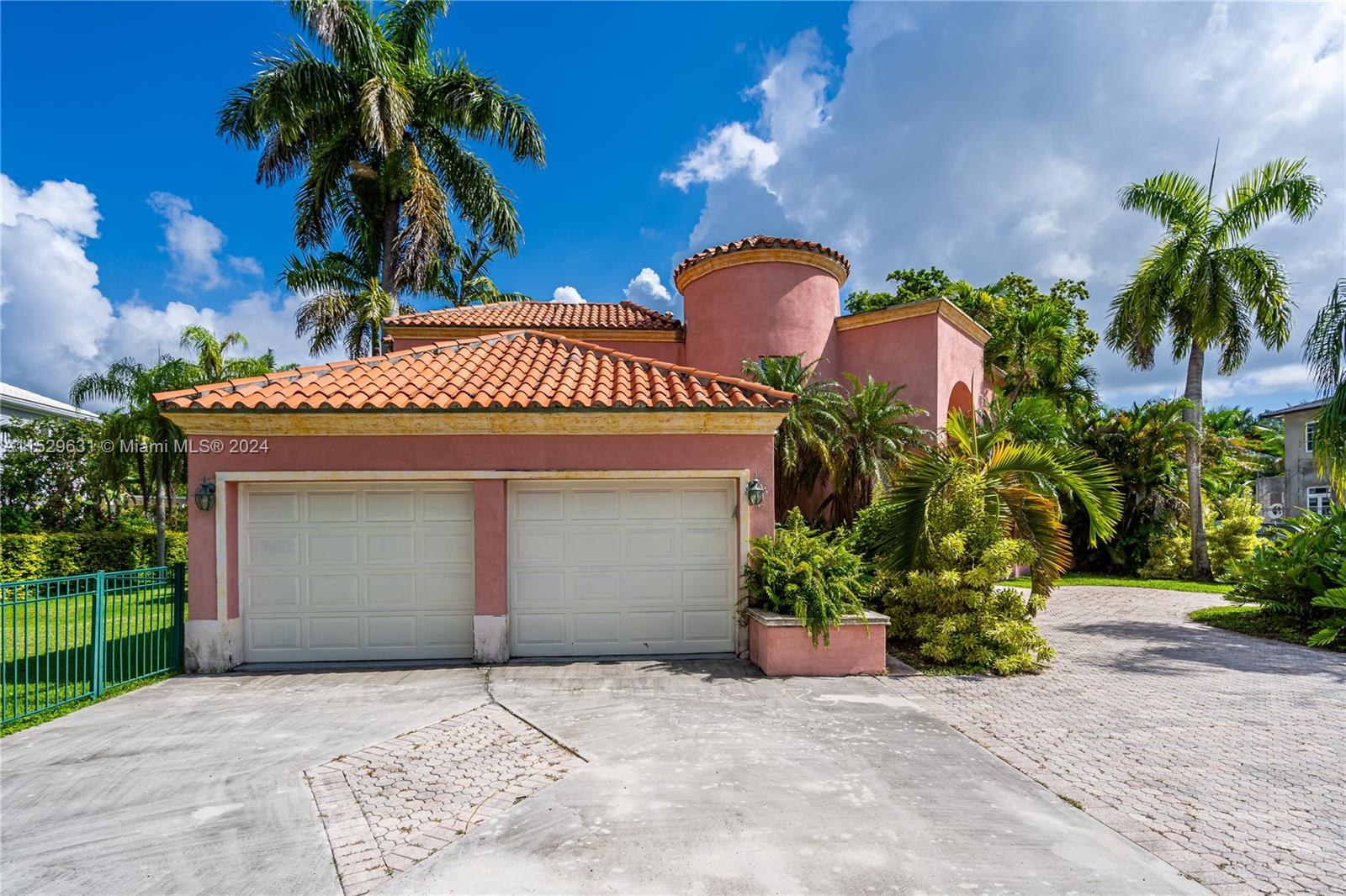 8768 62nd Ct, Pinecrest, FL, 33156 United States, 5 Bedrooms Bedrooms, ,4 BathroomsBathrooms,Residential,For Sale,62nd Ct,A11529631