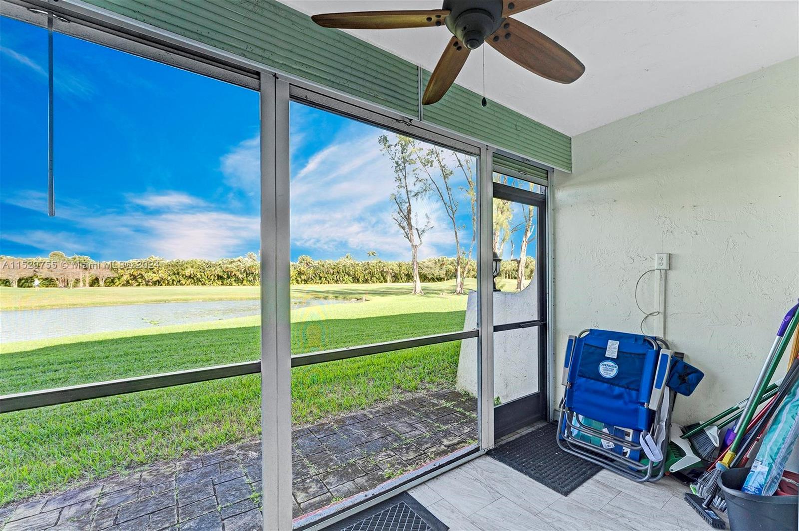 9611 Hollybrook Lake Dr, Pembroke Pines, FL, 33025 United States, 2 Bedrooms Bedrooms, ,2 BathroomsBathrooms,Residential,For Sale,Hollybrook Lake Dr,A11529755