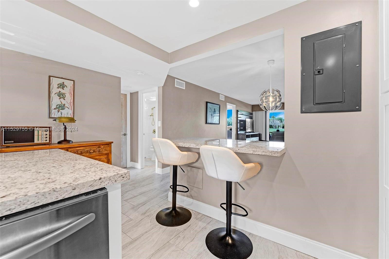 9611 Hollybrook Lake Dr, Pembroke Pines, FL, 33025 United States, 2 Bedrooms Bedrooms, ,2 BathroomsBathrooms,Residential,For Sale,Hollybrook Lake Dr,A11529755