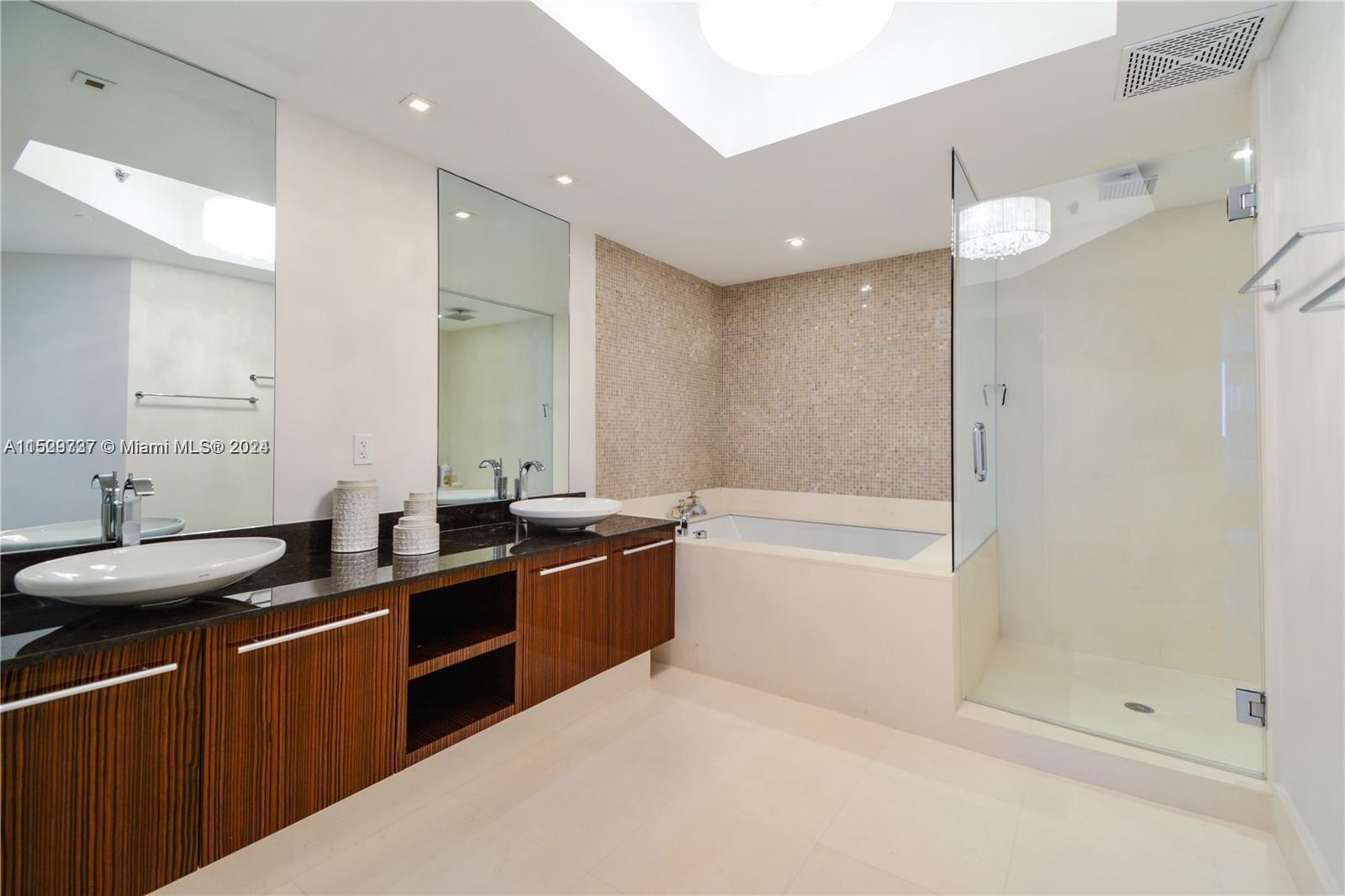 2711 S Ocean Dr 2705, Hollywood, Florida 33019, 3 Bedrooms Bedrooms, ,3 BathroomsBathrooms,Residentiallease,For Rent,2711 S Ocean Dr 2705,A11529737