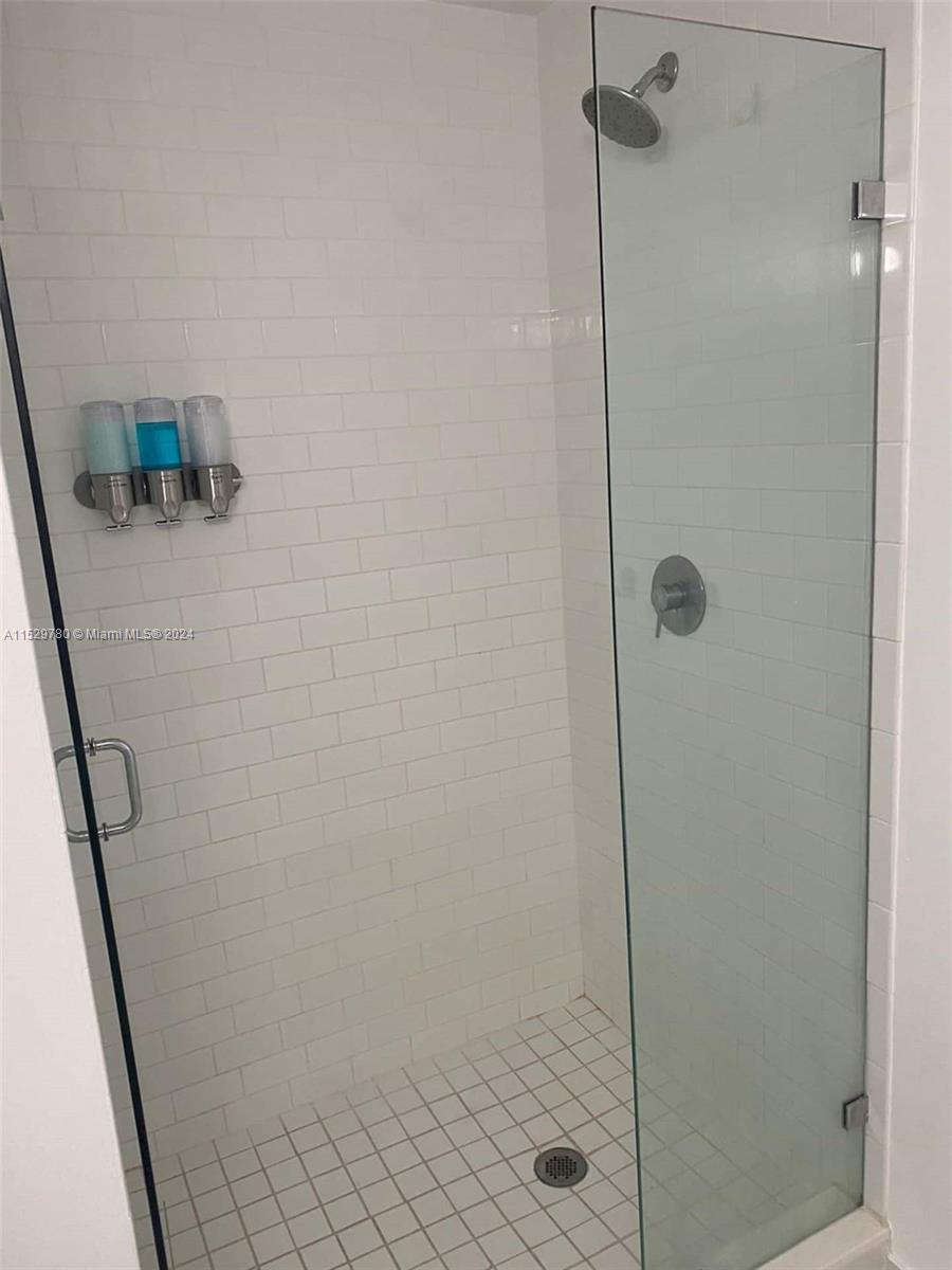 151 SE 1st St 603, Miami, Florida 33131, 1 Bedroom Bedrooms, ,1 BathroomBathrooms,Residentiallease,For Rent,151 SE 1st St 603,A11529780