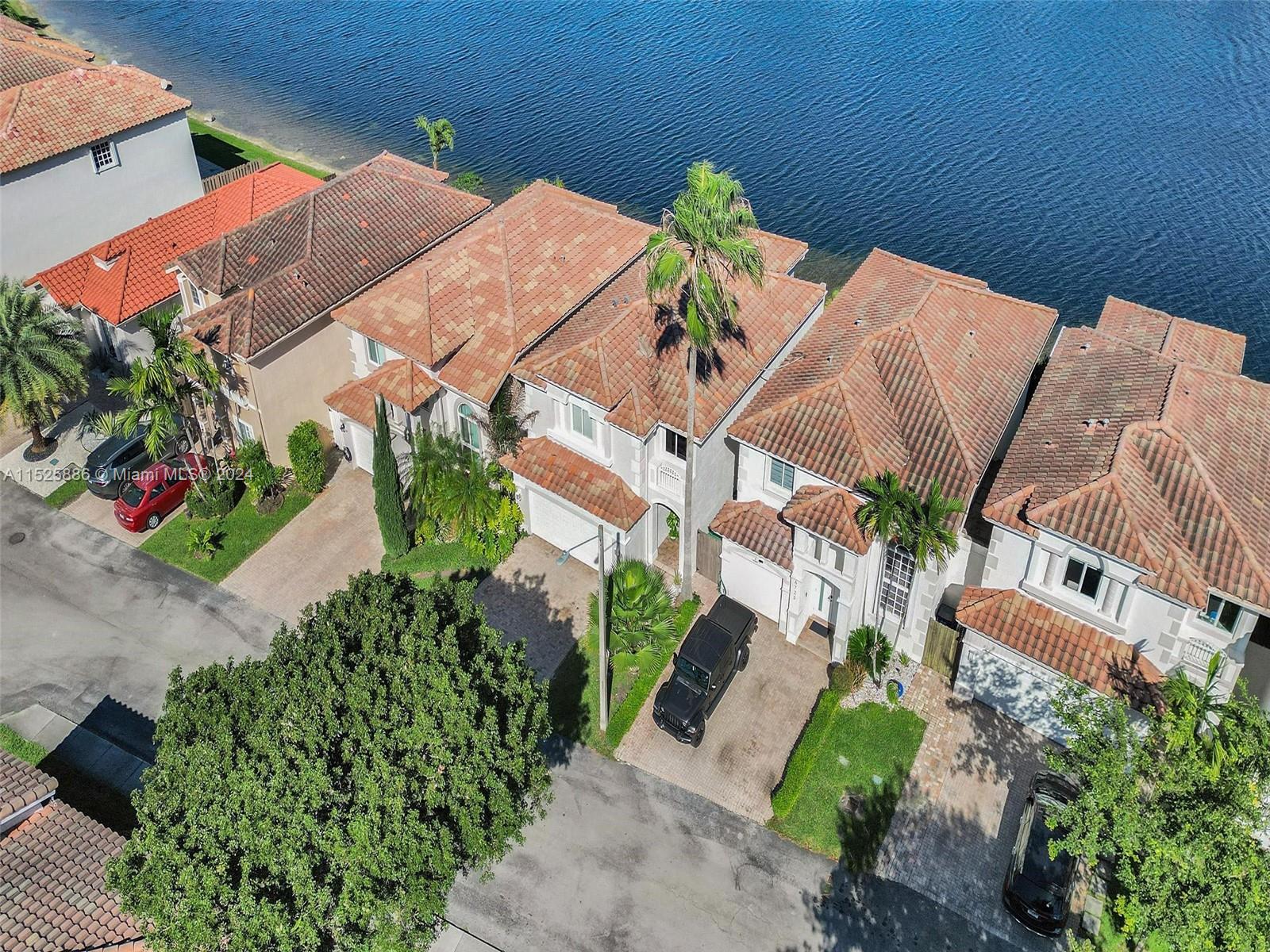 6733 NW 109th Ave, Doral, Florida 33178, 4 Bedrooms Bedrooms, ,3 BathroomsBathrooms,Residential,For Sale,6733 NW 109th Ave,A11525886