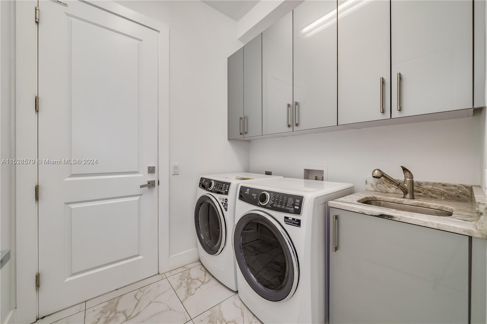 445 River Court, Marco Island, FL, 34145 United States, 4 Bedrooms Bedrooms, ,3 BathroomsBathrooms,Residential,For Sale,River Court,A11528579