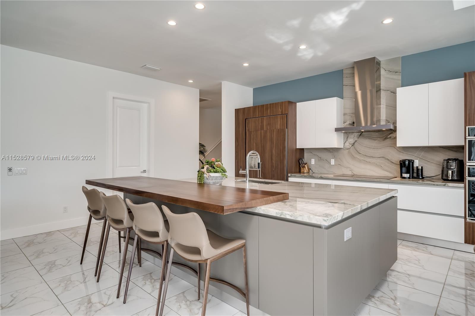 445 River Court, Marco Island, FL, 34145 United States, 4 Bedrooms Bedrooms, ,3 BathroomsBathrooms,Residential,For Sale,River Court,A11528579