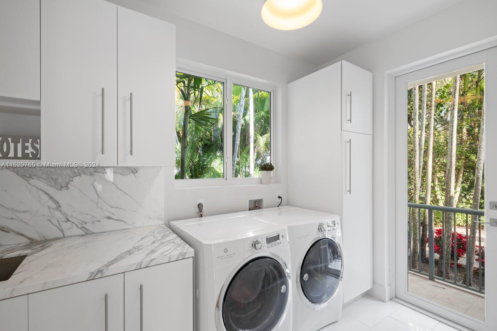 6445 102nd St, Pinecrest, FL, 33156 United States, 6 Bedrooms Bedrooms, ,5 BathroomsBathrooms,Residential,For Sale,102nd St,A11529765