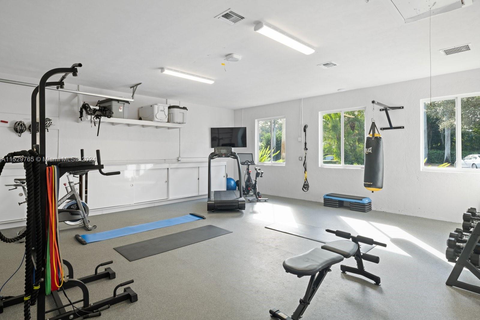 6445 102nd St, Pinecrest, FL, 33156 United States, 6 Bedrooms Bedrooms, ,5 BathroomsBathrooms,Residential,For Sale,102nd St,A11529765