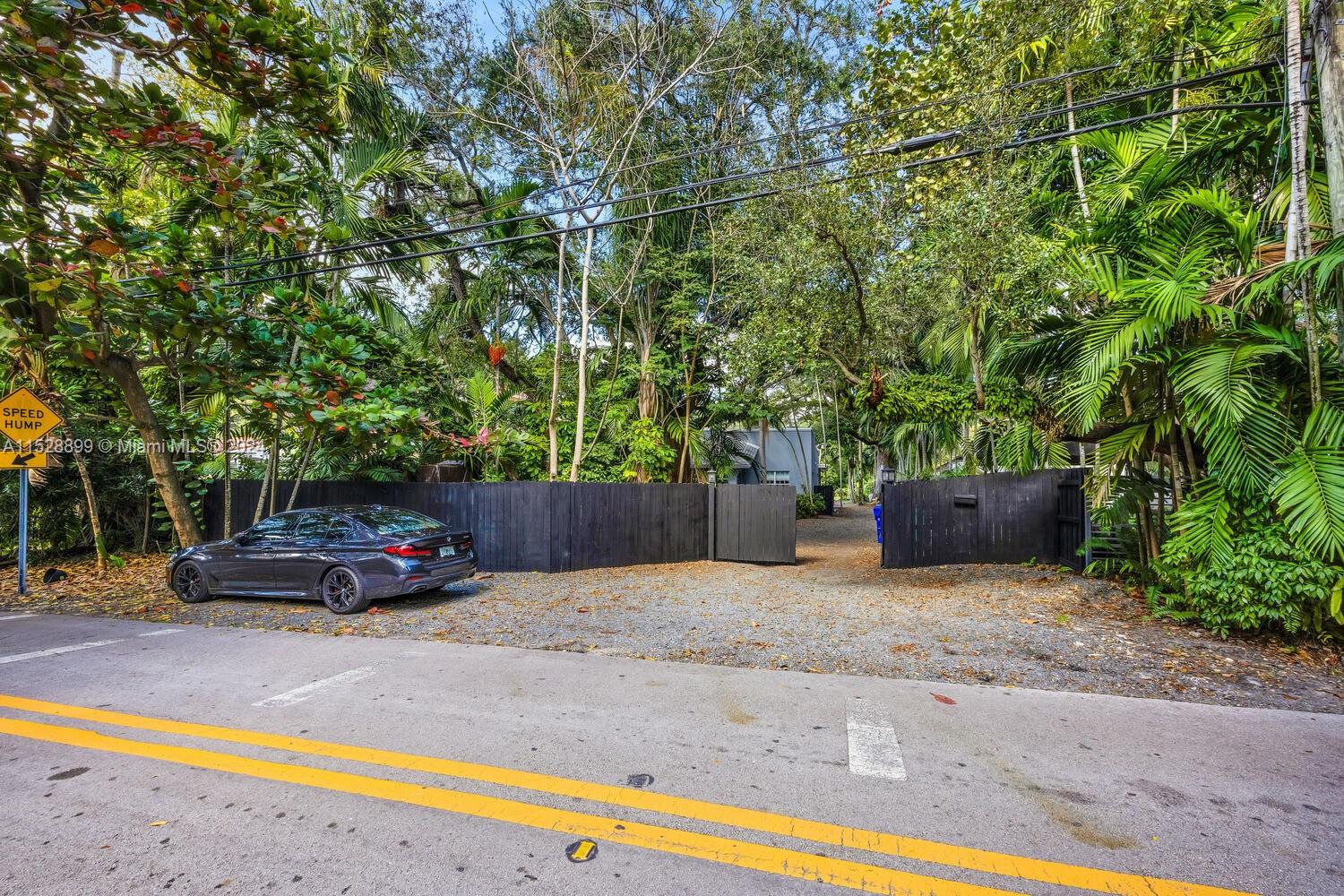 2031 Secoffee St, Coconut Grove, Florida 33133, ,Land,For Sale,2031 Secoffee St,A11528899