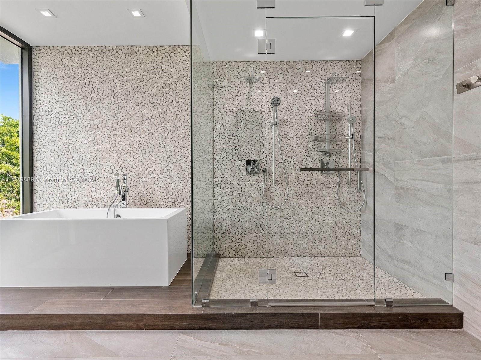 521 Holiday Dr, Hallandale Beach, FL, 33009 United States, 6 Bedrooms Bedrooms, ,6 BathroomsBathrooms,Residential,For Sale,Holiday Dr,A11529889