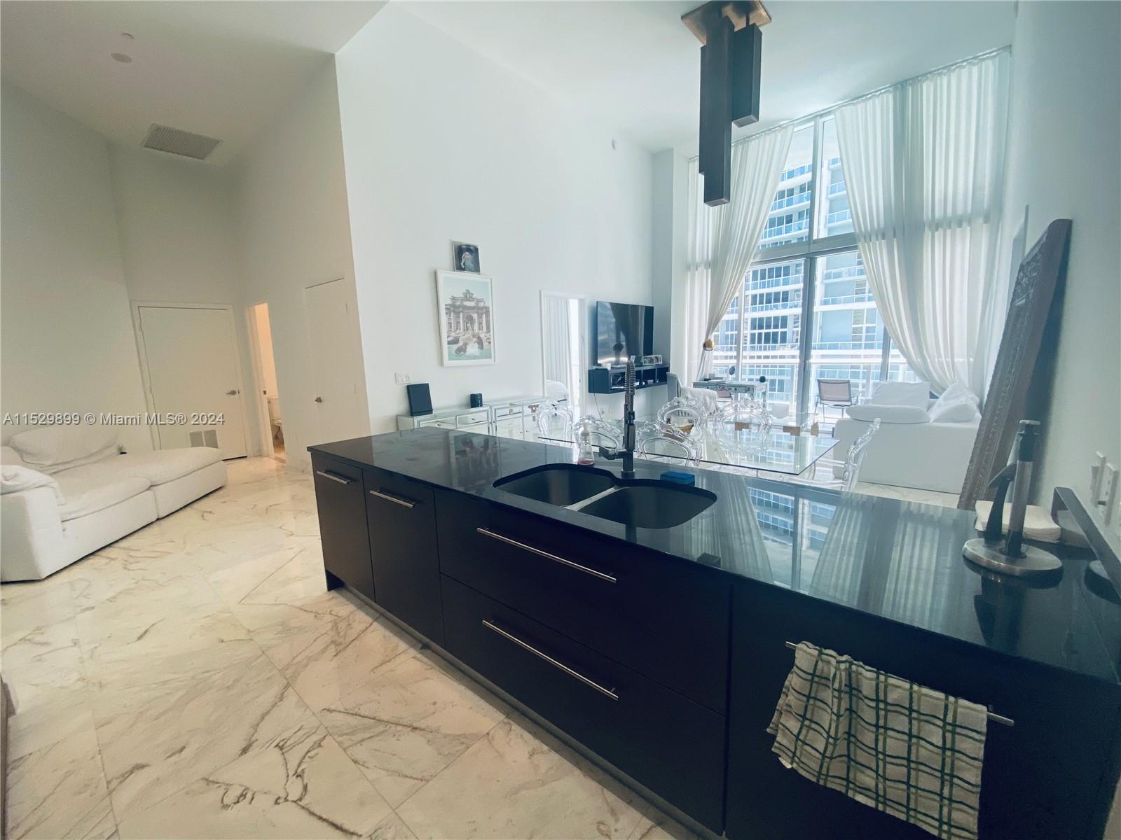 475 Brickell Ave 2209, Miami, Florida 33131, 2 Bedrooms Bedrooms, ,2 BathroomsBathrooms,Residentiallease,For Rent,475 Brickell Ave 2209,A11529899