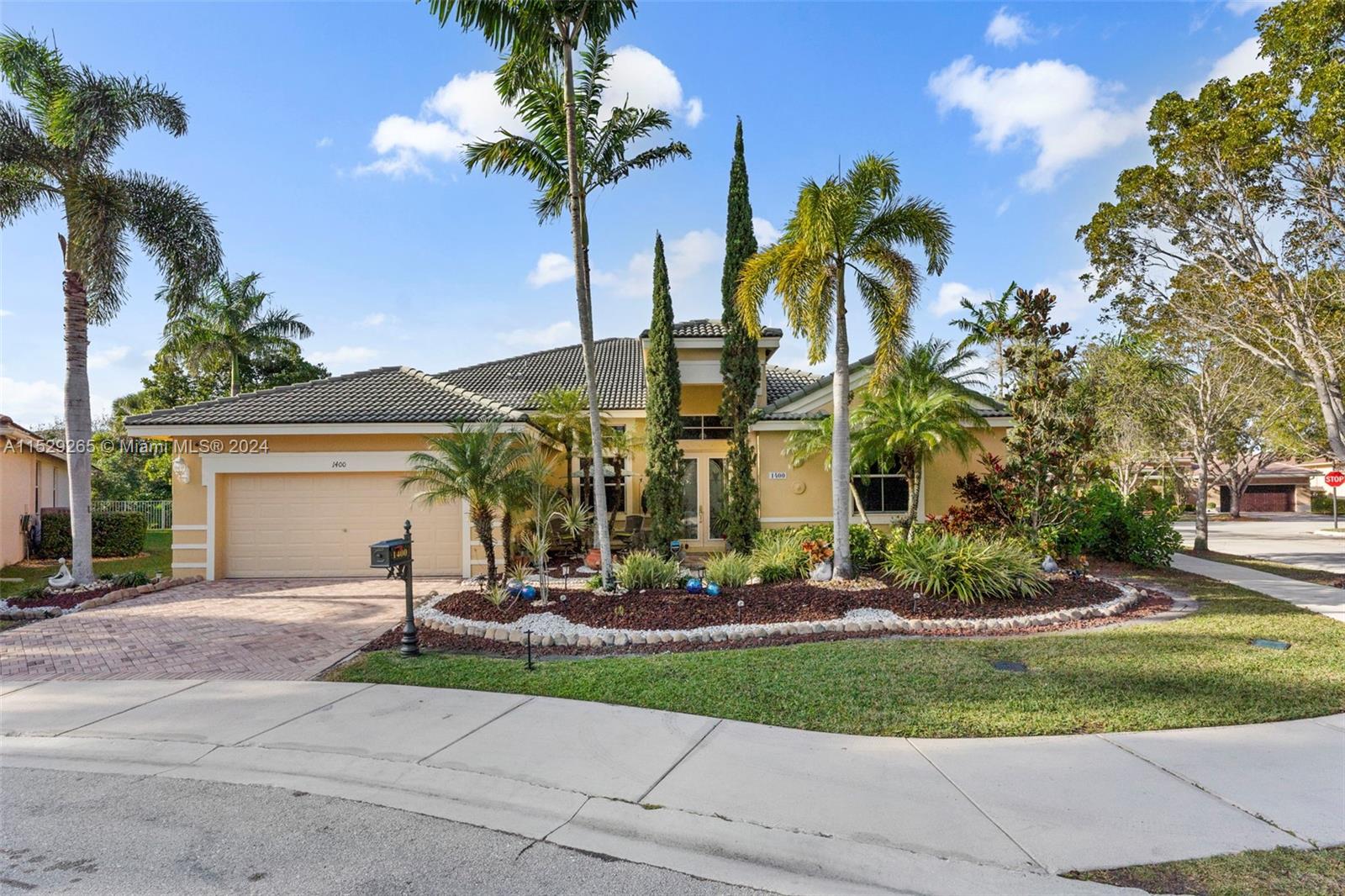 1400 Blue Jay Cir, Weston, FL, 33327 United States, 4 Bedrooms Bedrooms, ,3 BathroomsBathrooms,Residential,For Sale,Blue Jay Cir,A11529265