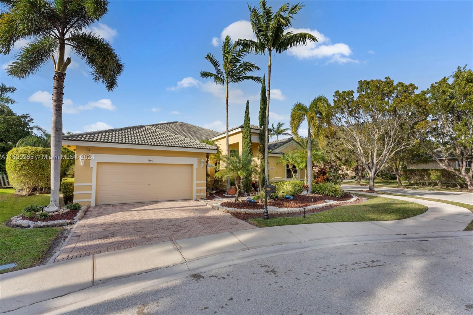 1400 Blue Jay Cir, Weston, FL, 33327 United States, 4 Bedrooms Bedrooms, ,3 BathroomsBathrooms,Residential,For Sale,Blue Jay Cir,A11529265