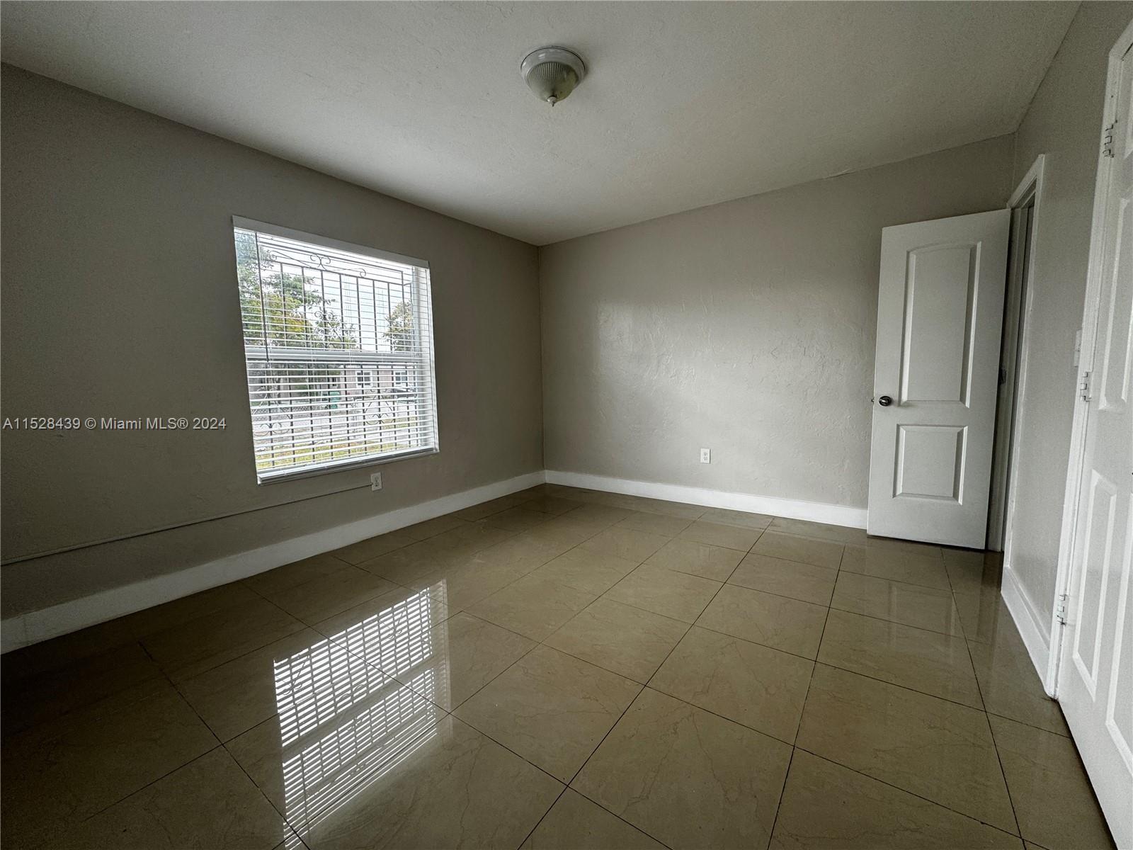1111 NW 77th St 1111, Miami, Florida 33150, 3 Bedrooms Bedrooms, ,1 BathroomBathrooms,Residentiallease,For Rent,1111 NW 77th St 1111,A11528439