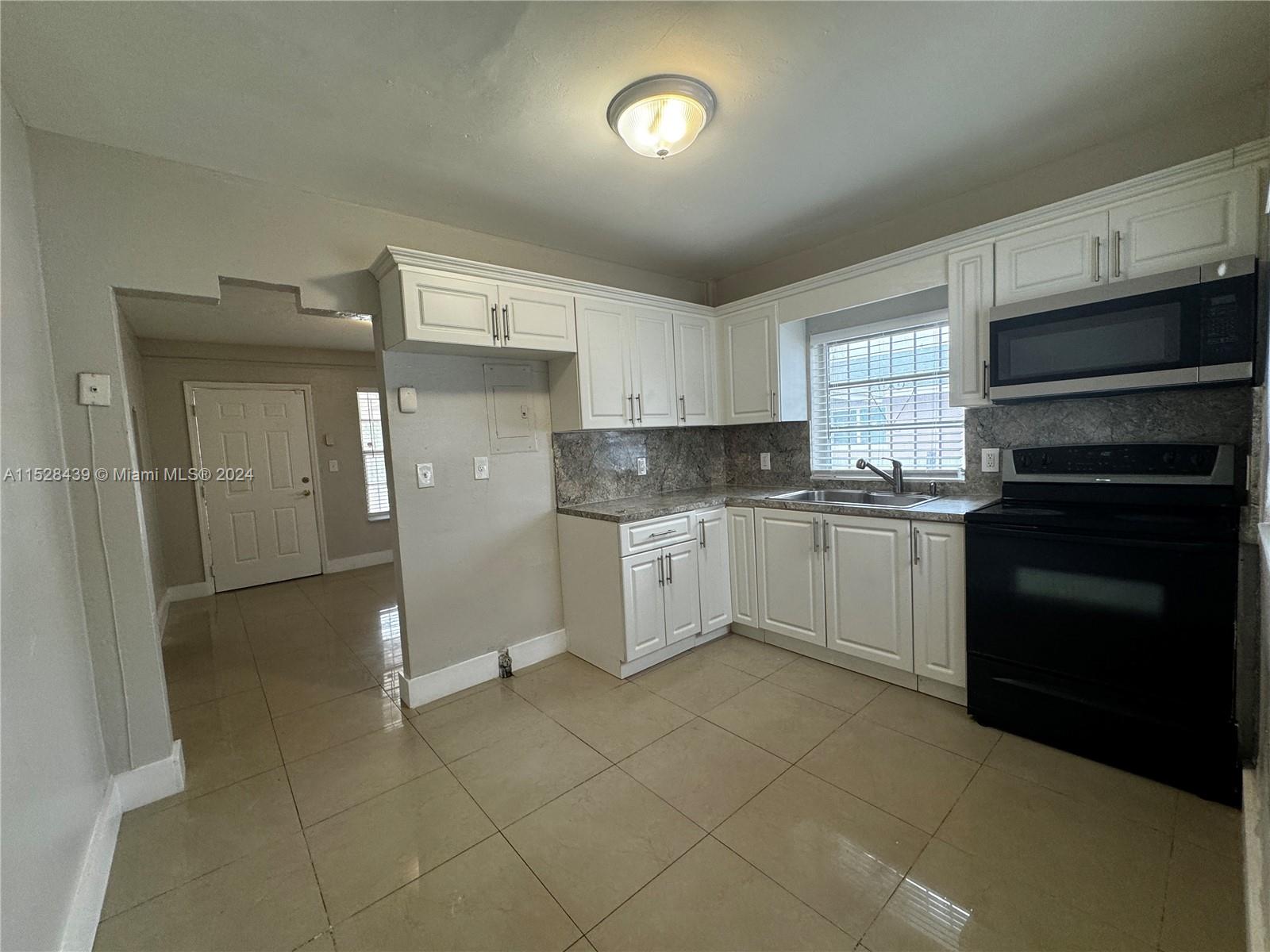 1111 NW 77th St 1111, Miami, Florida 33150, 3 Bedrooms Bedrooms, ,1 BathroomBathrooms,Residentiallease,For Rent,1111 NW 77th St 1111,A11528439