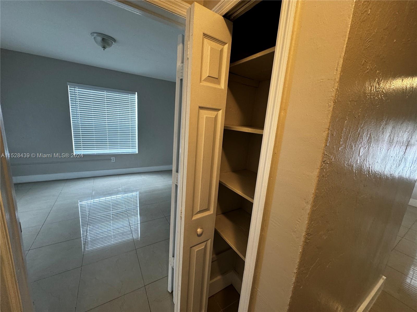 1111 NW 77th St 1111, Miami, Florida 33150, 3 Bedrooms Bedrooms, ,1 BathroomBathrooms,Residentiallease,For Rent,1111 NW 77th St 1111,A11528439