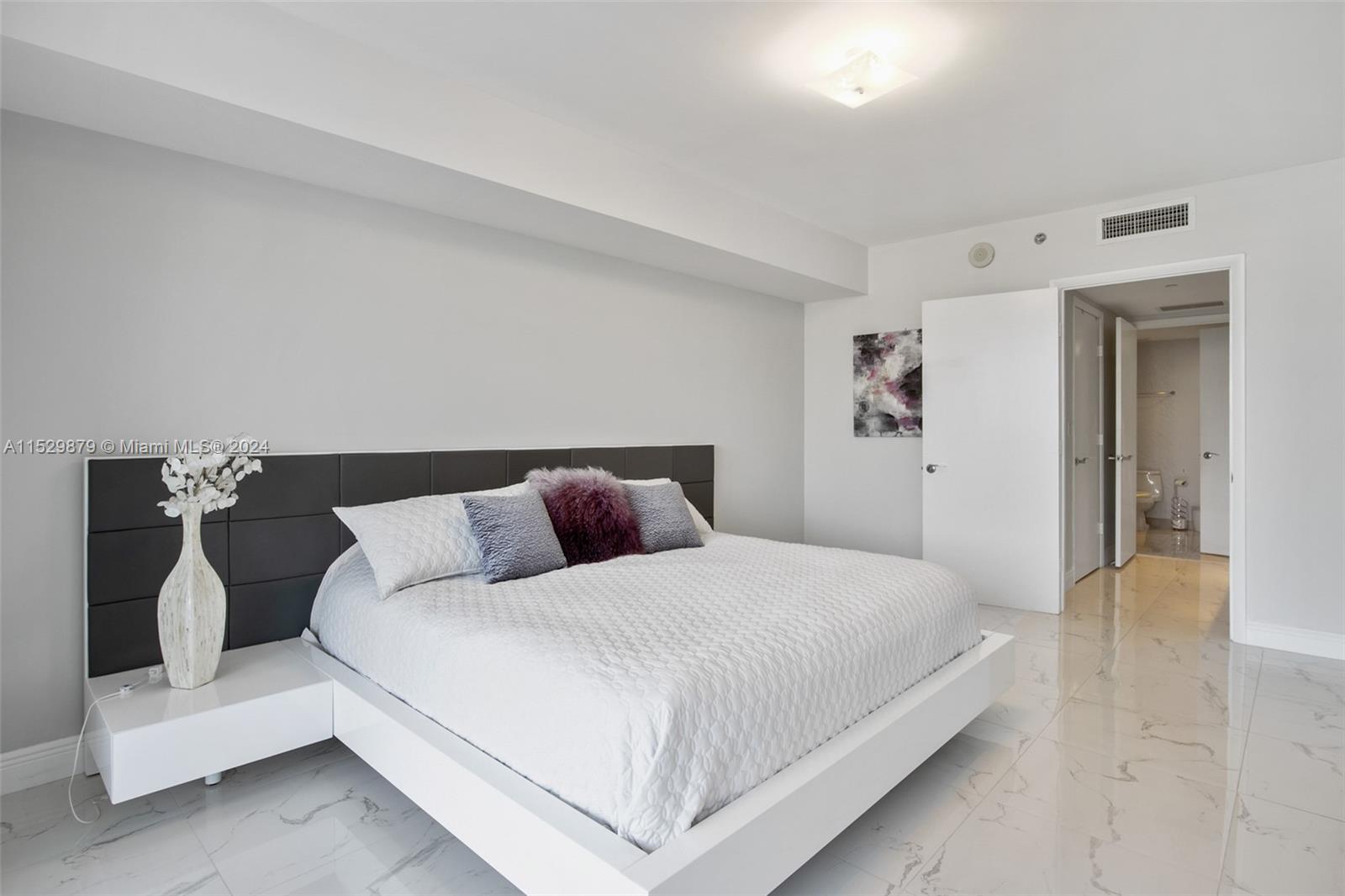 1800 S Ocean Dr 909, Hallandale Beach, Florida 33009, 2 Bedrooms Bedrooms, ,1 BathroomBathrooms,Residentiallease,For Rent,1800 S Ocean Dr 909,A11529879