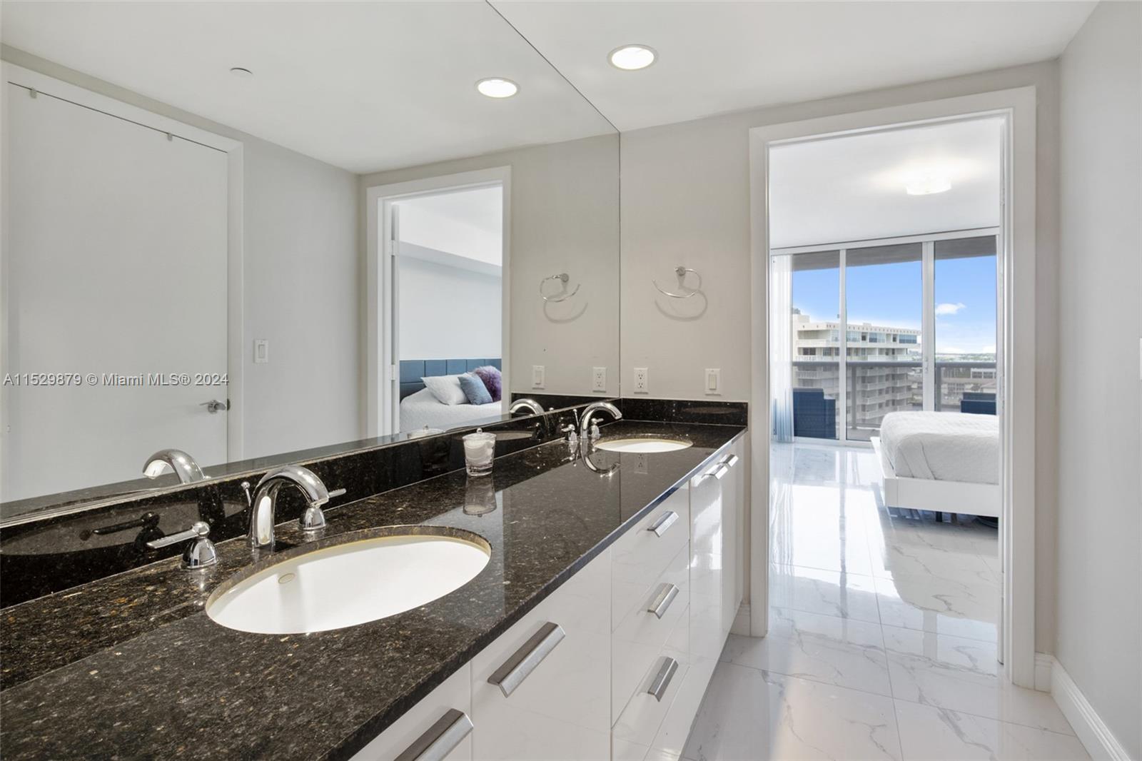 1800 S Ocean Dr 909, Hallandale Beach, Florida 33009, 2 Bedrooms Bedrooms, ,1 BathroomBathrooms,Residentiallease,For Rent,1800 S Ocean Dr 909,A11529879