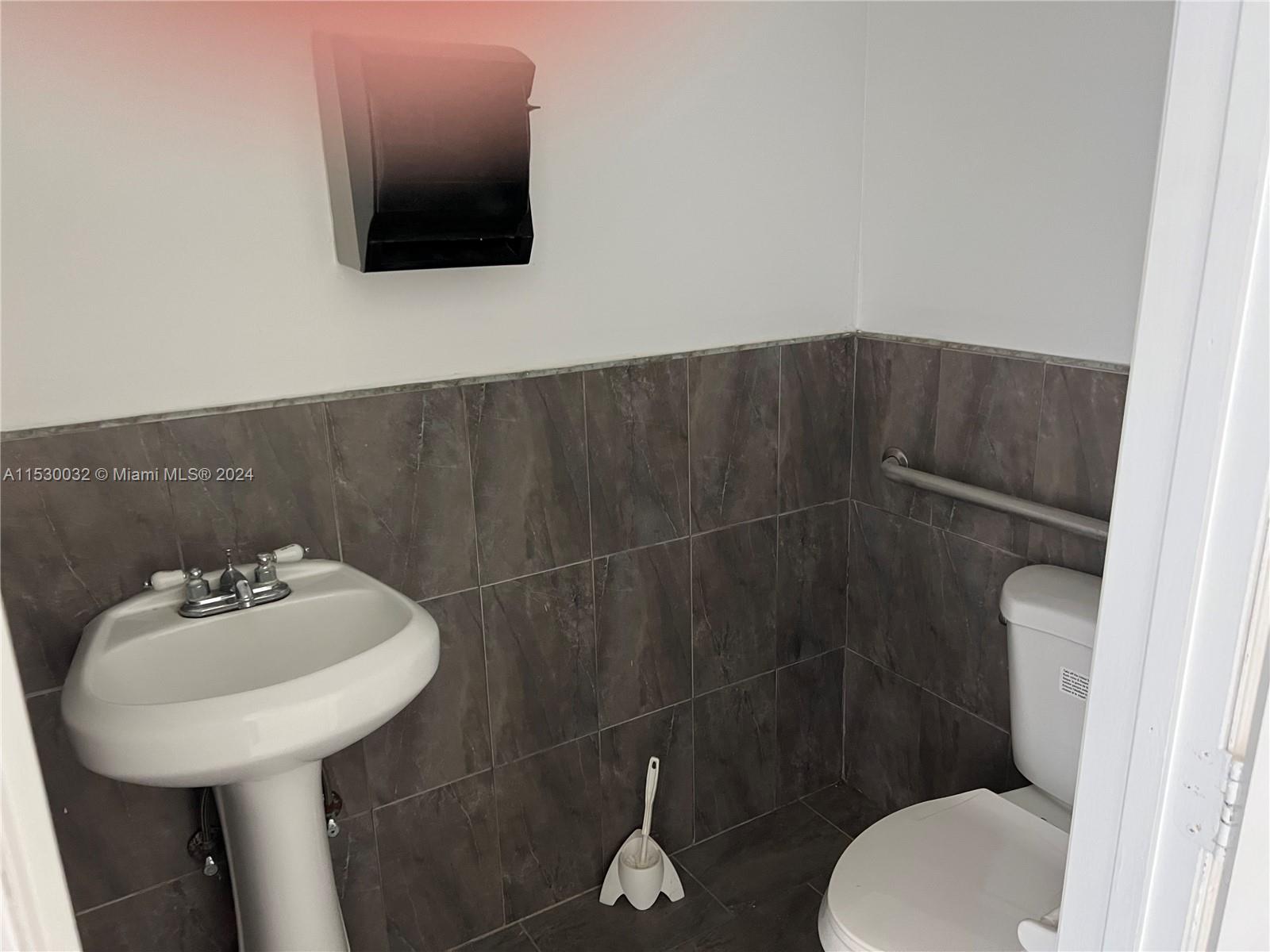 1001 NW 95th St, Miami, Florida 33150, ,Commercialsale,For Sale,1001 NW 95th St,A11530032