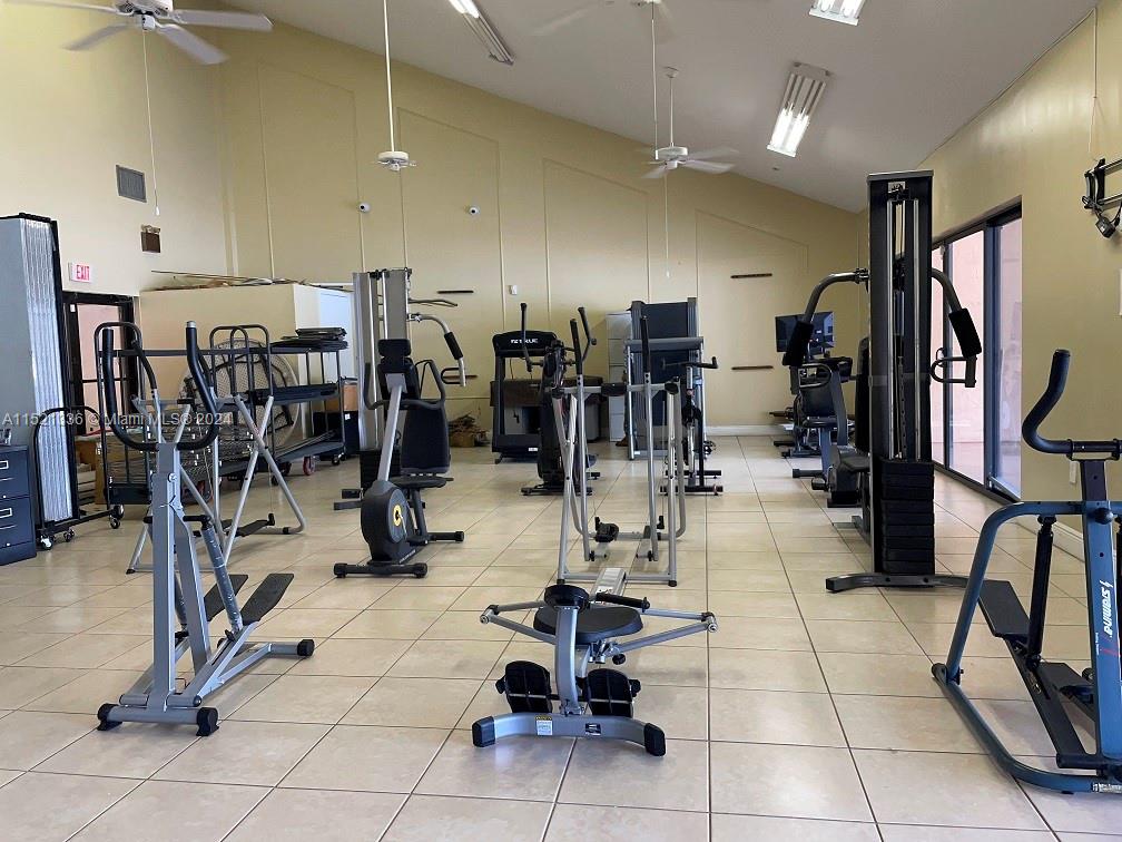 8040 Hampton Blvd 414, North Lauderdale, Florida 33068, 2 Bedrooms Bedrooms, ,2 BathroomsBathrooms,Residential,For Sale,8040 Hampton Blvd 414,A11521336