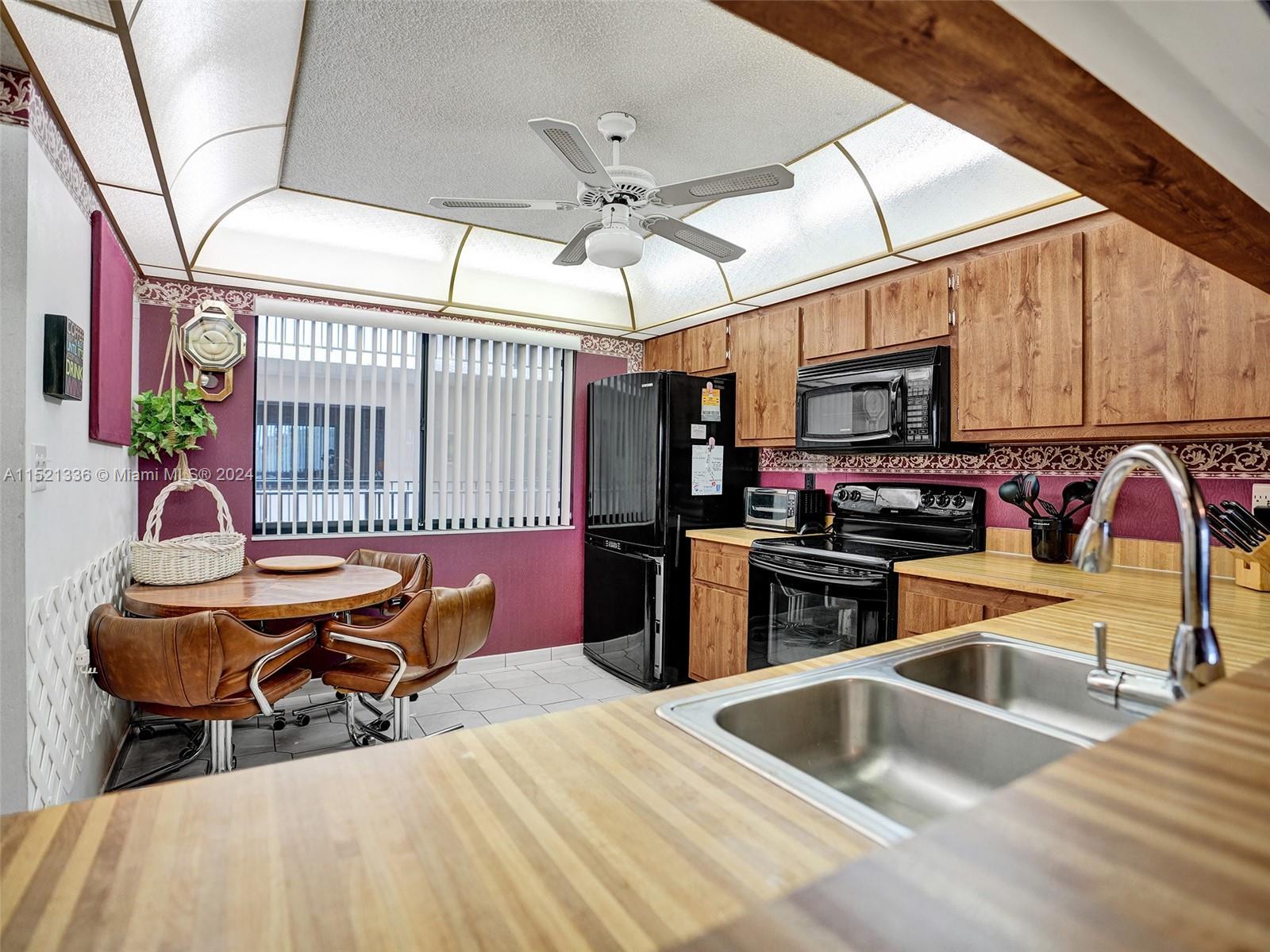 8040 Hampton Blvd 414, North Lauderdale, Florida 33068, 2 Bedrooms Bedrooms, ,2 BathroomsBathrooms,Residential,For Sale,8040 Hampton Blvd 414,A11521336