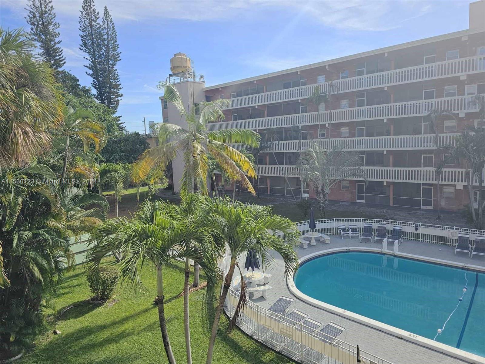 200 NE 12th Ave 5C, Hallandale Beach, Florida 33009, 2 Bedrooms Bedrooms, ,2 BathroomsBathrooms,Residential,For Sale,200 NE 12th Ave 5C,A11530123