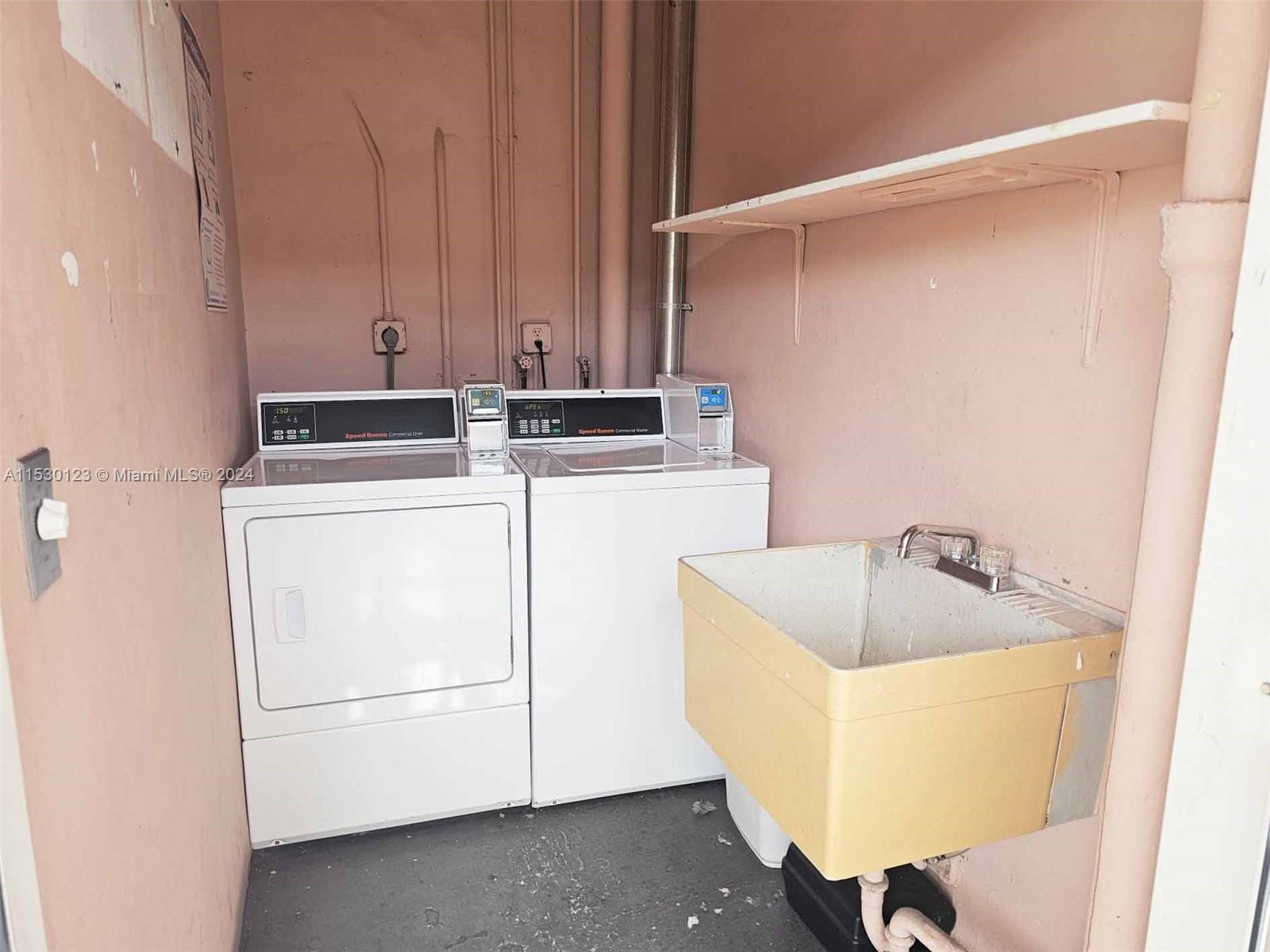 200 NE 12th Ave 5C, Hallandale Beach, Florida 33009, 2 Bedrooms Bedrooms, ,2 BathroomsBathrooms,Residential,For Sale,200 NE 12th Ave 5C,A11530123