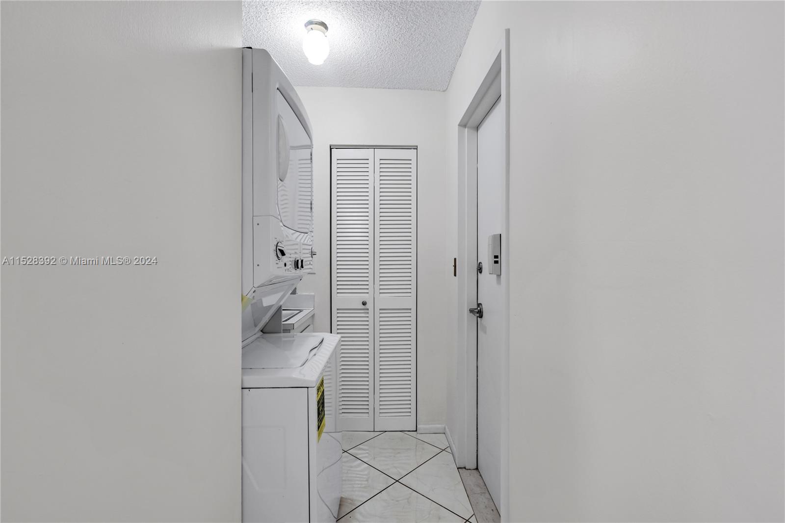 2751 S Ocean Dr 208S, Hollywood, Florida 33019, 2 Bedrooms Bedrooms, ,2 BathroomsBathrooms,Residential,For Sale,2751 S Ocean Dr 208S,A11528392