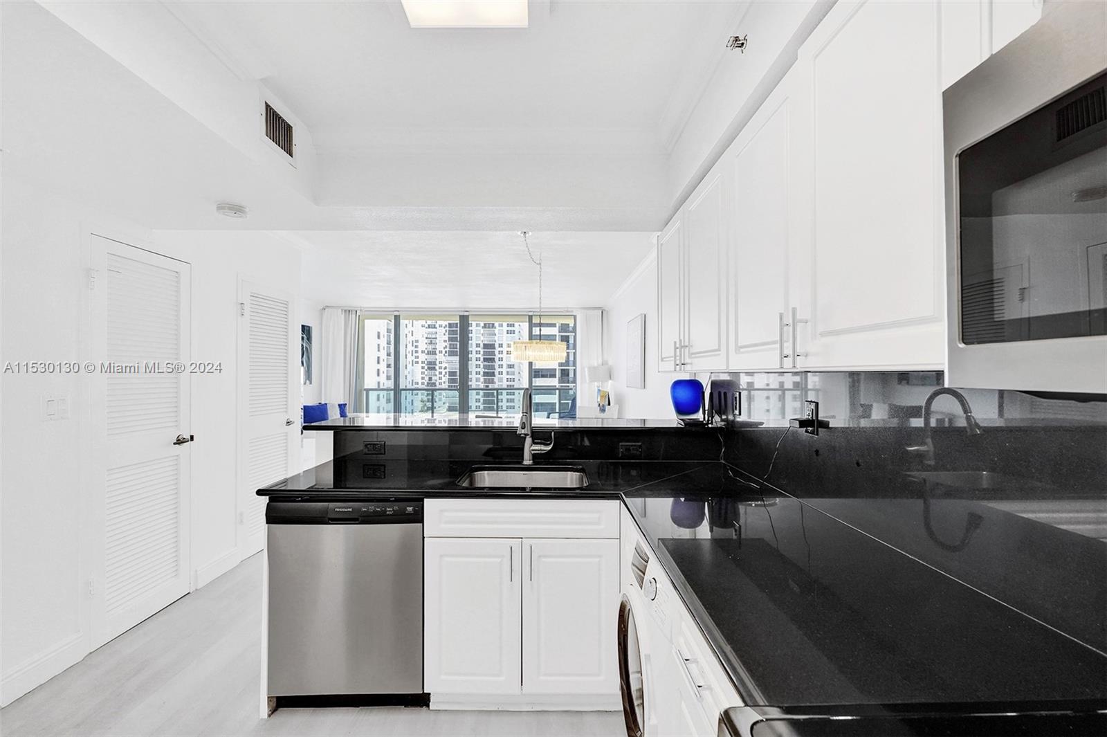 2501 S Ocean Dr 905 (Available May 2), Hollywood, Florida 33019, ,1 BathroomBathrooms,Residentiallease,For Rent,2501 S Ocean Dr 905 (Available May 2),A11530130