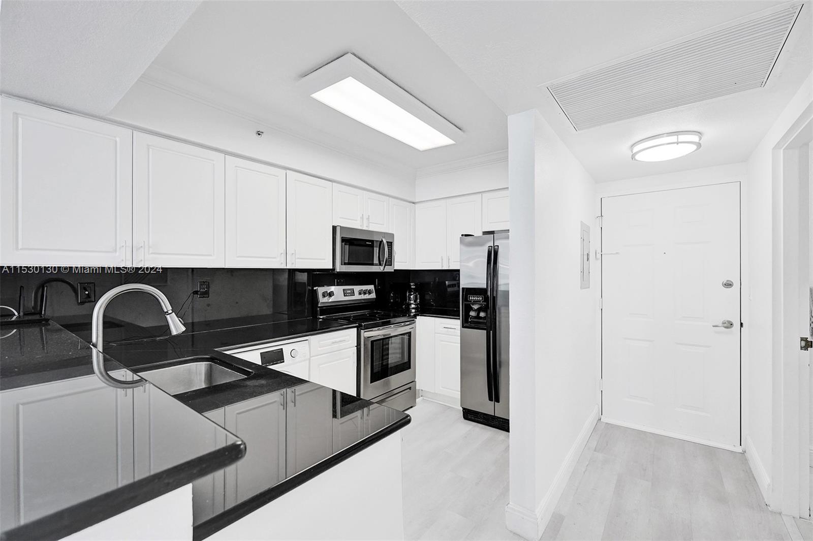 2501 S Ocean Dr 905 (Available May 2), Hollywood, Florida 33019, ,1 BathroomBathrooms,Residentiallease,For Rent,2501 S Ocean Dr 905 (Available May 2),A11530130