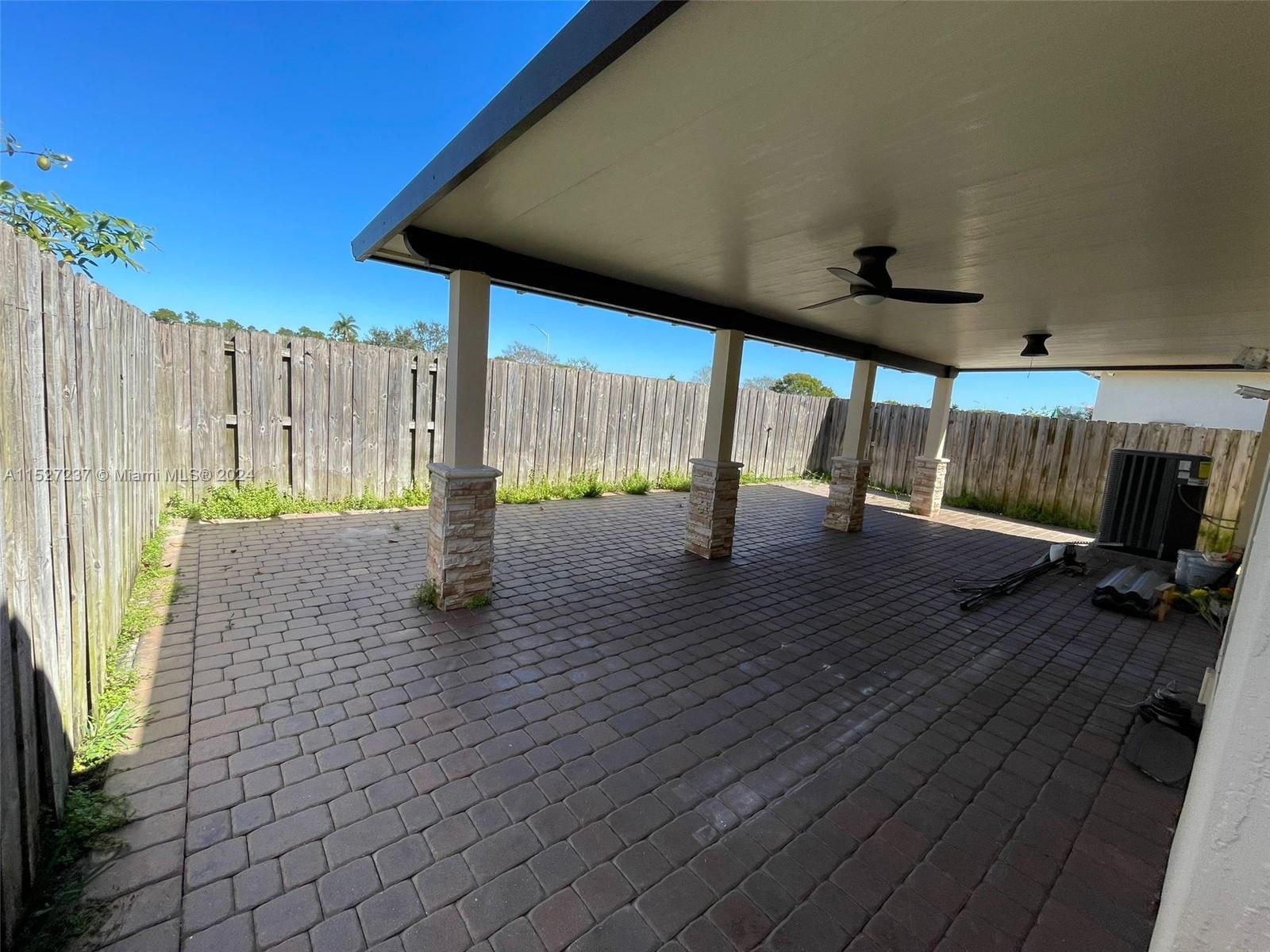 2401 NE 4th St 2401, Homestead, Florida 33033, 4 Bedrooms Bedrooms, ,2 BathroomsBathrooms,Residentiallease,For Rent,2401 NE 4th St 2401,A11527237