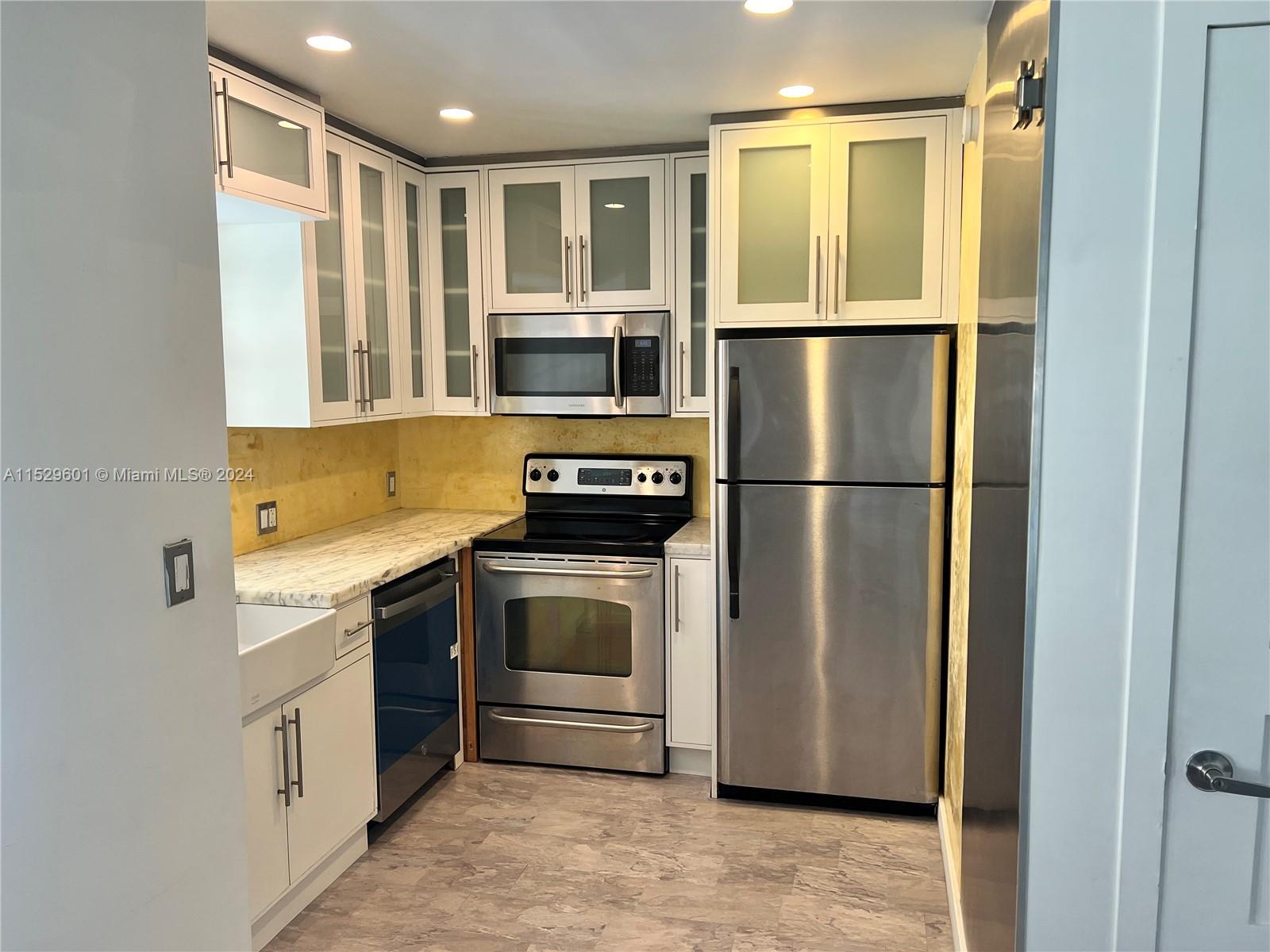 1300 Moffett St 305, Hallandale Beach, Florida 33009, 1 Bedroom Bedrooms, ,1 BathroomBathrooms,Residentiallease,For Rent,1300 Moffett St 305,A11529601