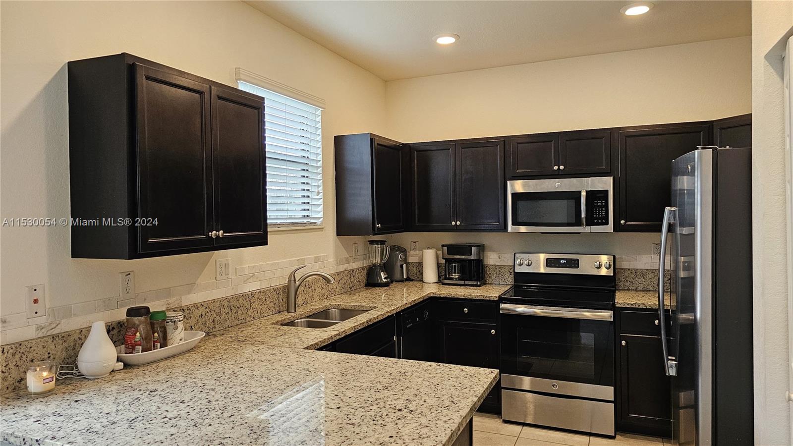 161 SE 34th Ter 33, Homestead, Florida 33033, 3 Bedrooms Bedrooms, ,2 BathroomsBathrooms,Residential,For Sale,161 SE 34th Ter 33,A11530054