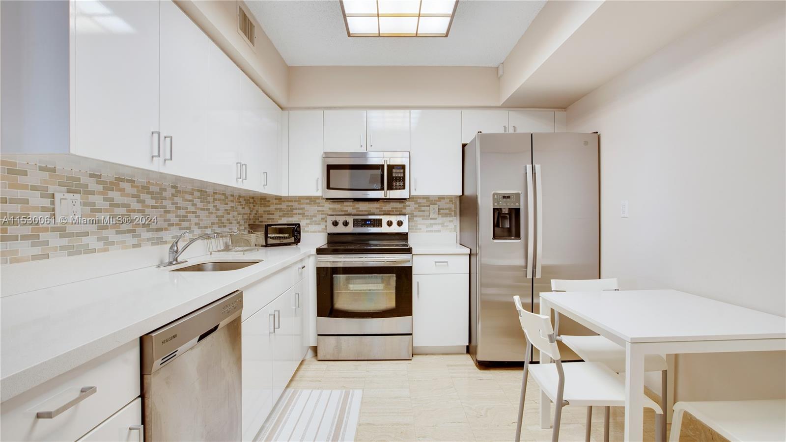 3600 Mystic Pointe Dr 1803, Aventura, Florida 33180, 2 Bedrooms Bedrooms, ,2 BathroomsBathrooms,Residentiallease,For Rent,3600 Mystic Pointe Dr 1803,A11530061