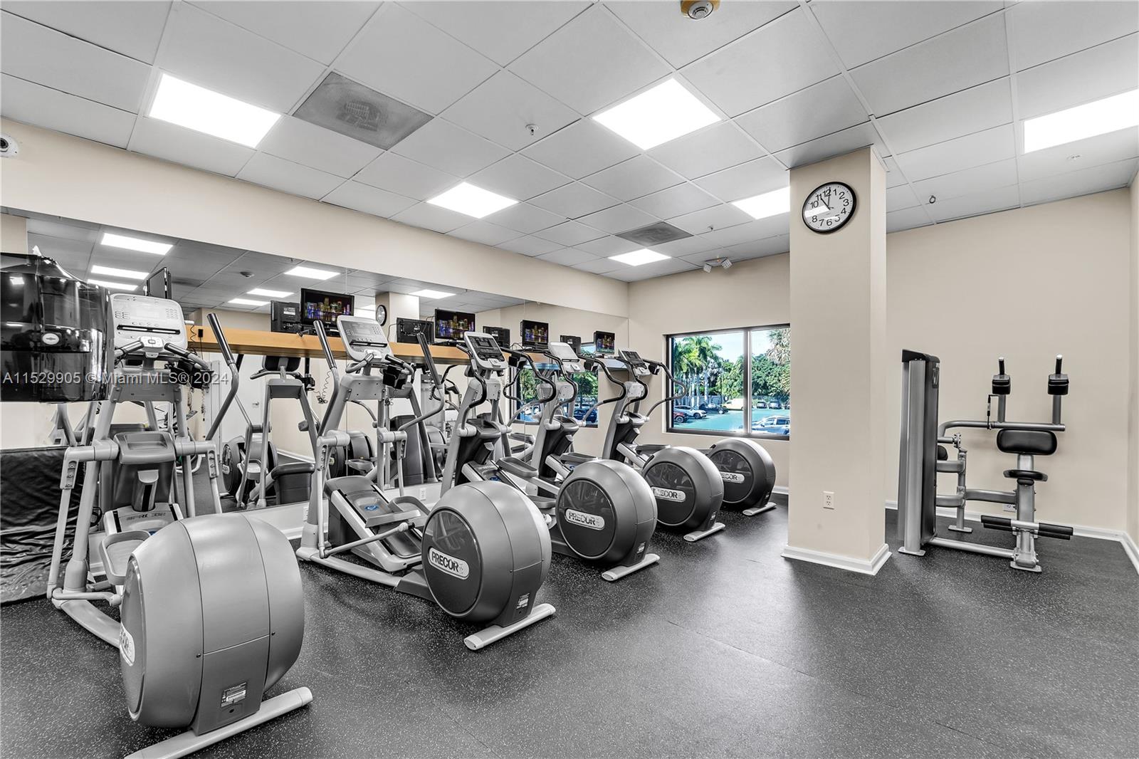 2333 Brickell Ave 1416, Miami, Florida 33129, 2 Bedrooms Bedrooms, ,2 BathroomsBathrooms,Residential,For Sale,2333 Brickell Ave 1416,A11529905