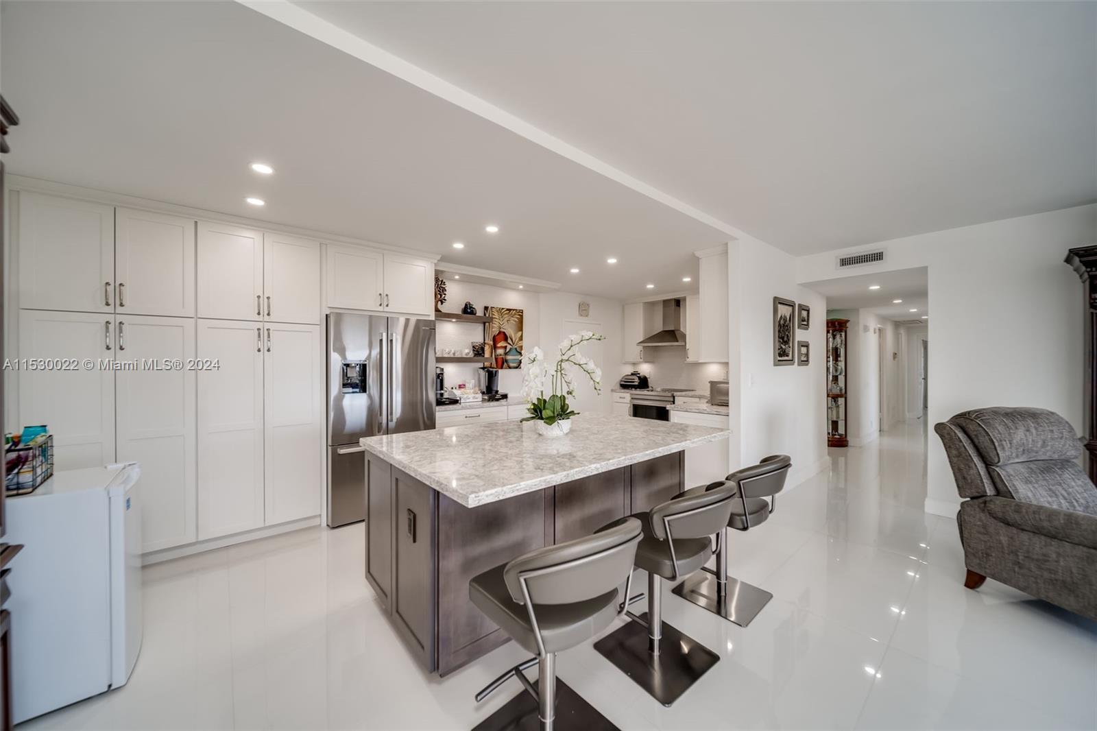 2500 Las Olas Blvd, Fort Lauderdale, FL, 33301 United States, 3 Bedrooms Bedrooms, ,2 BathroomsBathrooms,Residential,For Sale,Las Olas Blvd,A11530022