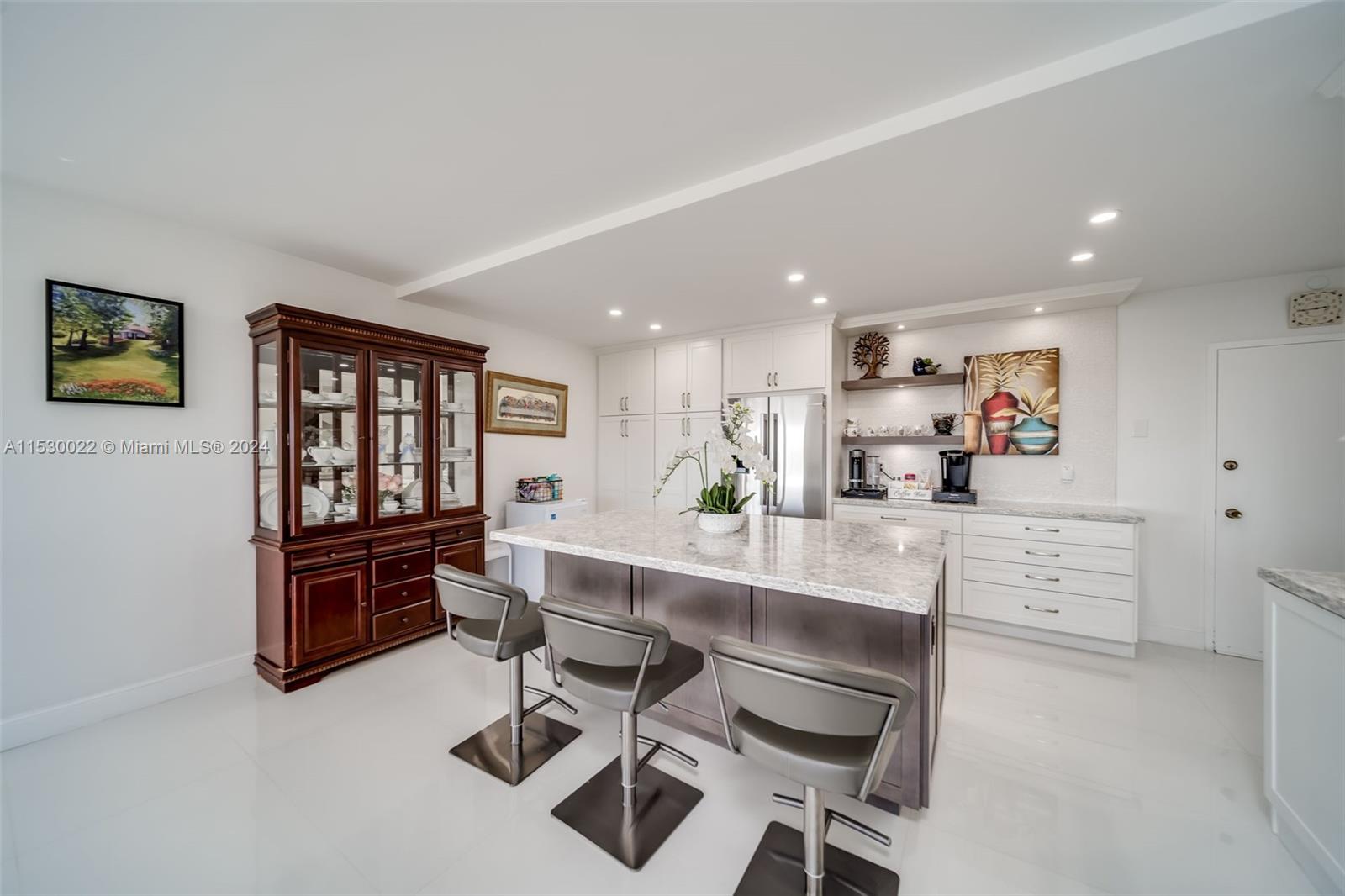 2500 Las Olas Blvd, Fort Lauderdale, FL, 33301 United States, 3 Bedrooms Bedrooms, ,2 BathroomsBathrooms,Residential,For Sale,Las Olas Blvd,A11530022