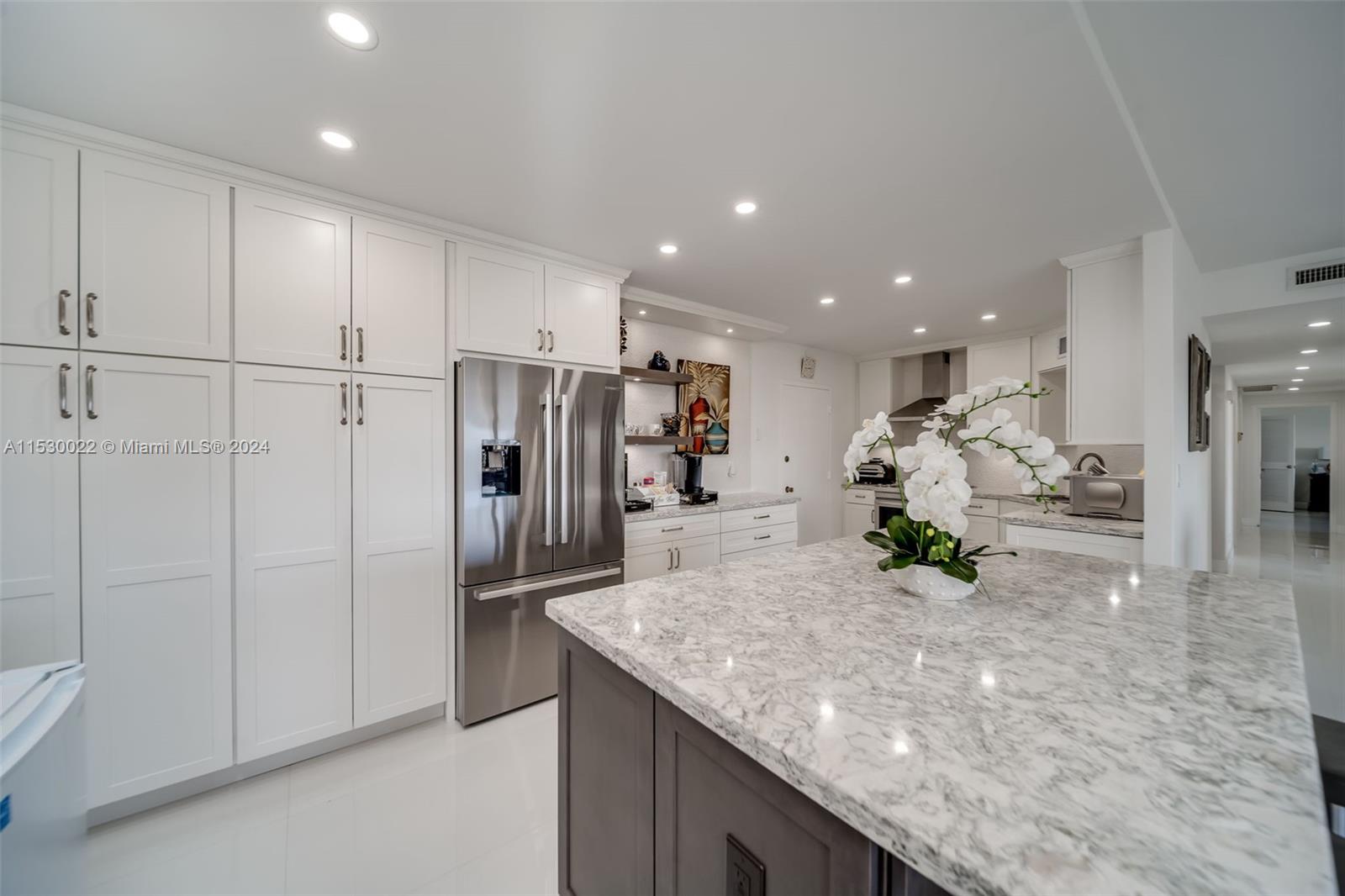 2500 Las Olas Blvd, Fort Lauderdale, FL, 33301 United States, 3 Bedrooms Bedrooms, ,2 BathroomsBathrooms,Residential,For Sale,Las Olas Blvd,A11530022