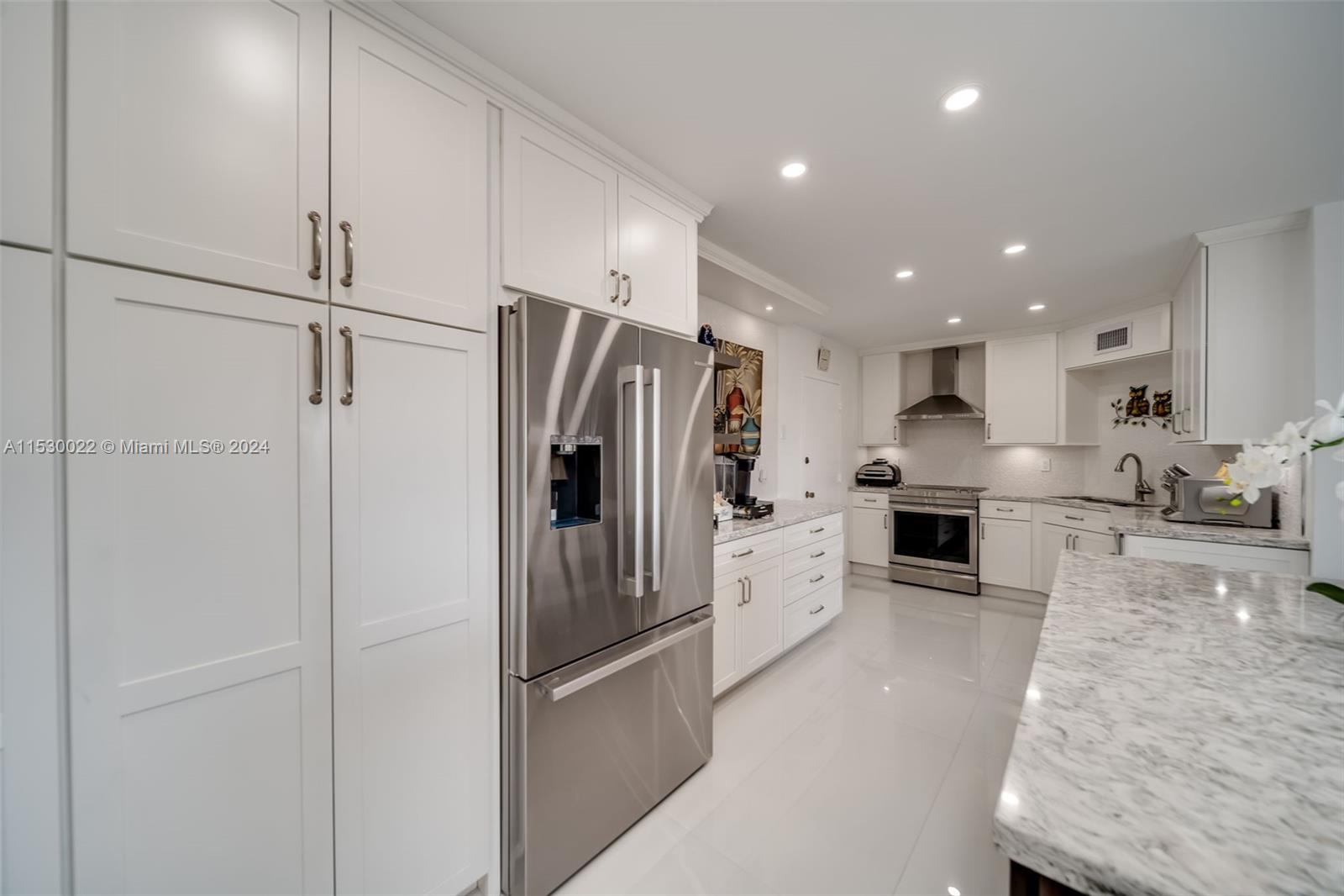 2500 Las Olas Blvd, Fort Lauderdale, FL, 33301 United States, 3 Bedrooms Bedrooms, ,2 BathroomsBathrooms,Residential,For Sale,Las Olas Blvd,A11530022