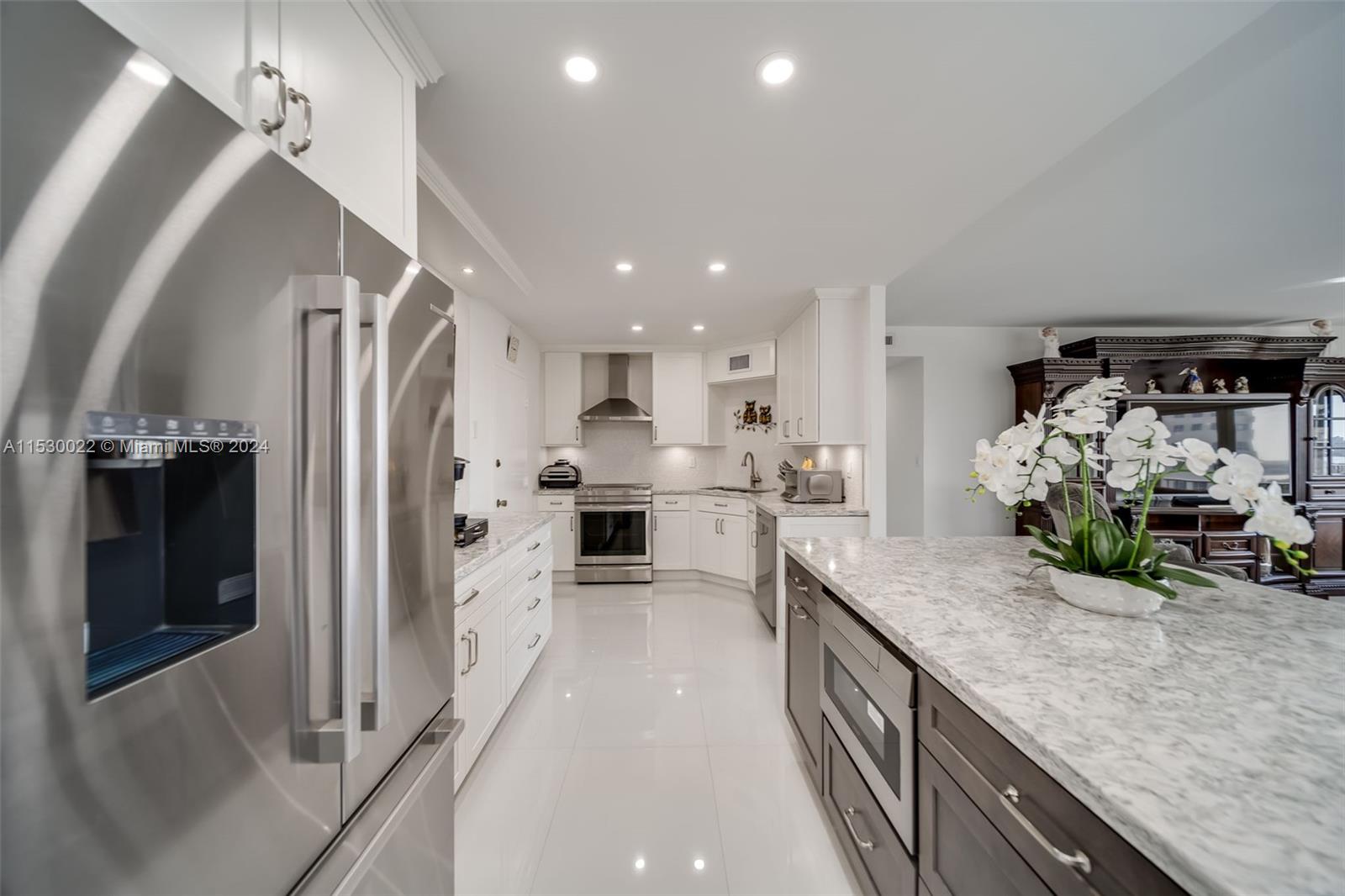 2500 Las Olas Blvd, Fort Lauderdale, FL, 33301 United States, 3 Bedrooms Bedrooms, ,2 BathroomsBathrooms,Residential,For Sale,Las Olas Blvd,A11530022