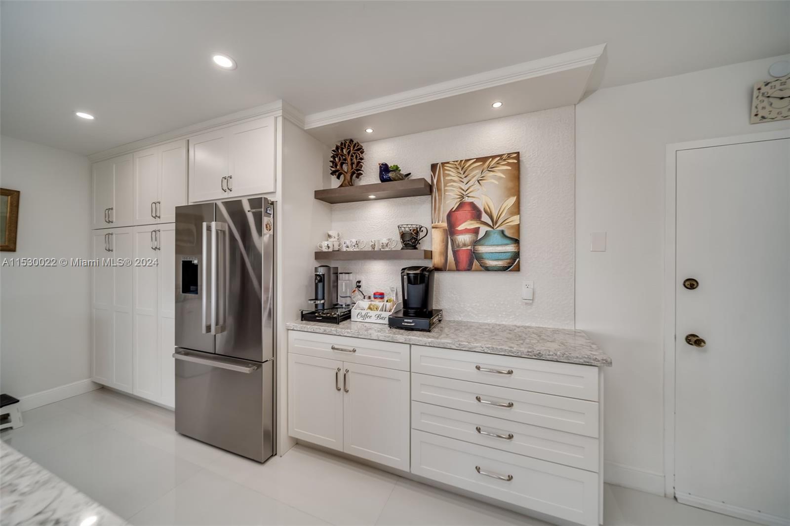 2500 Las Olas Blvd, Fort Lauderdale, FL, 33301 United States, 3 Bedrooms Bedrooms, ,2 BathroomsBathrooms,Residential,For Sale,Las Olas Blvd,A11530022