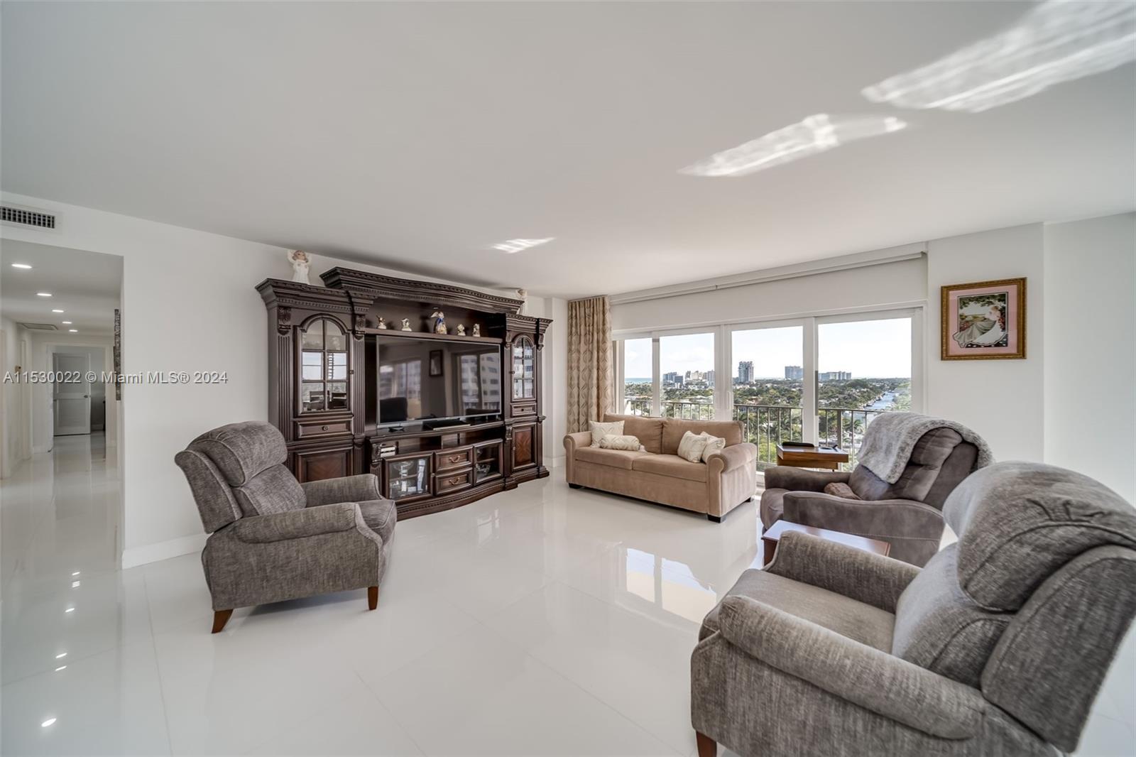 2500 Las Olas Blvd, Fort Lauderdale, FL, 33301 United States, 3 Bedrooms Bedrooms, ,2 BathroomsBathrooms,Residential,For Sale,Las Olas Blvd,A11530022