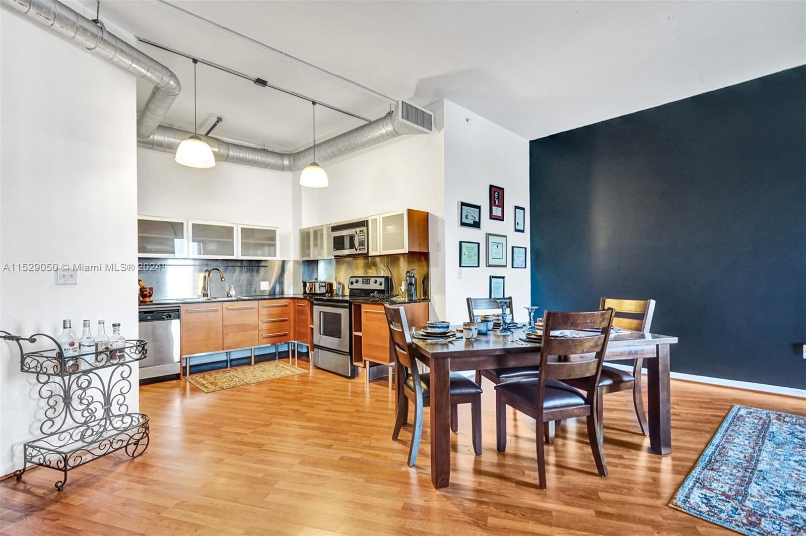 Kitchen & Dining Room