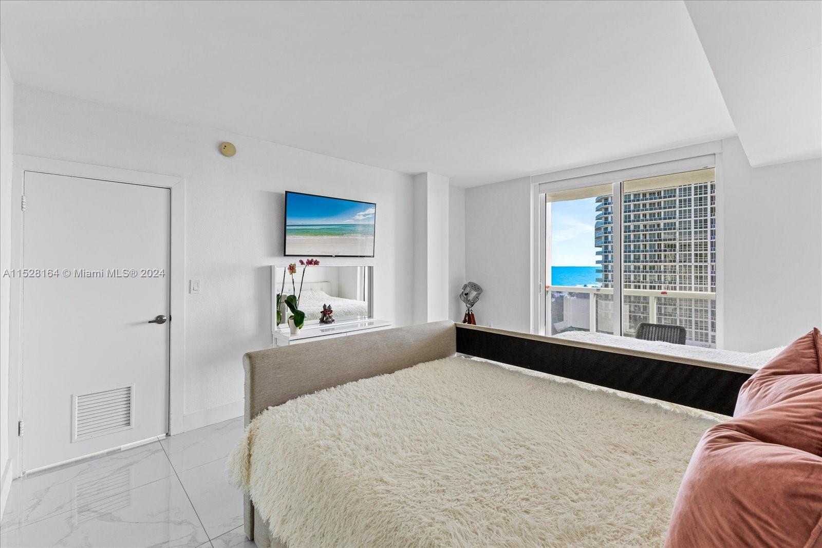 10275 Collins Ave 916, Bal Harbour, Florida 33154, 1 Bedroom Bedrooms, ,1 BathroomBathrooms,Residentiallease,For Rent,10275 Collins Ave 916,A11528164