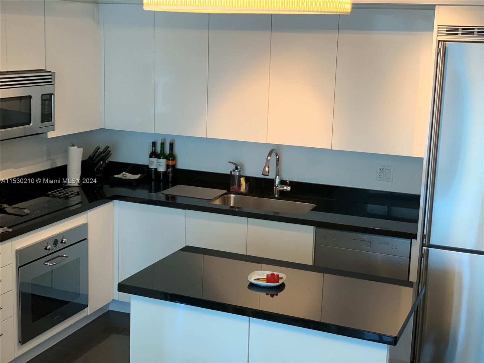 Miami, Florida 33130, 2 Bedrooms Bedrooms, ,2 BathroomsBathrooms,Residentiallease,For Rent,A11530210