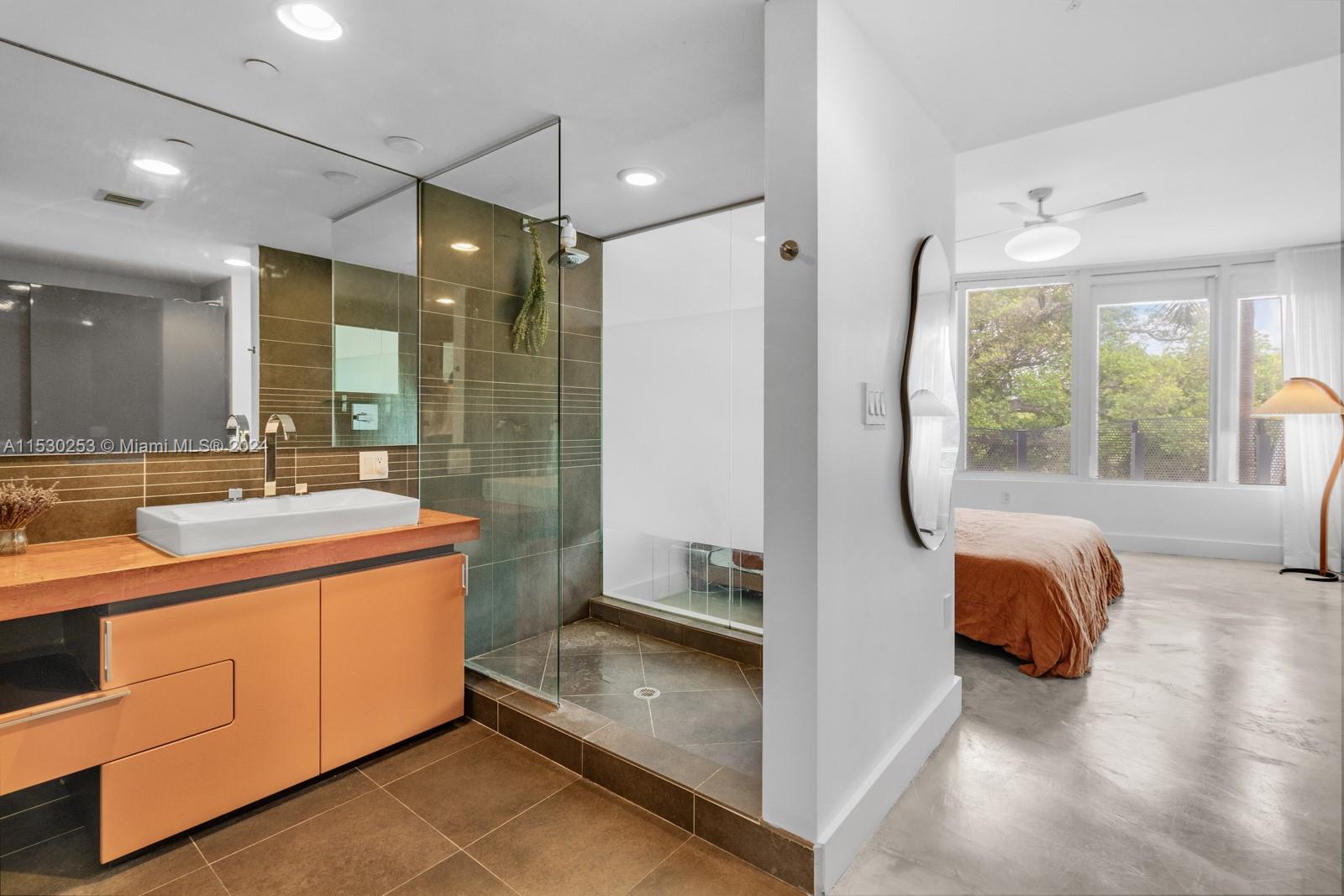 2155 Washington Ct 210, Miami Beach, Florida 33139, 2 Bedrooms Bedrooms, ,2 BathroomsBathrooms,Residential,For Sale,2155 Washington Ct 210,A11530253