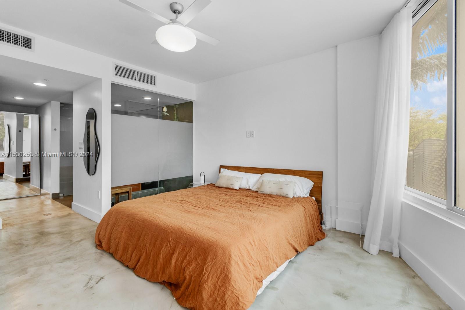 2155 Washington Ct 210, Miami Beach, Florida 33139, 2 Bedrooms Bedrooms, ,2 BathroomsBathrooms,Residential,For Sale,2155 Washington Ct 210,A11530253