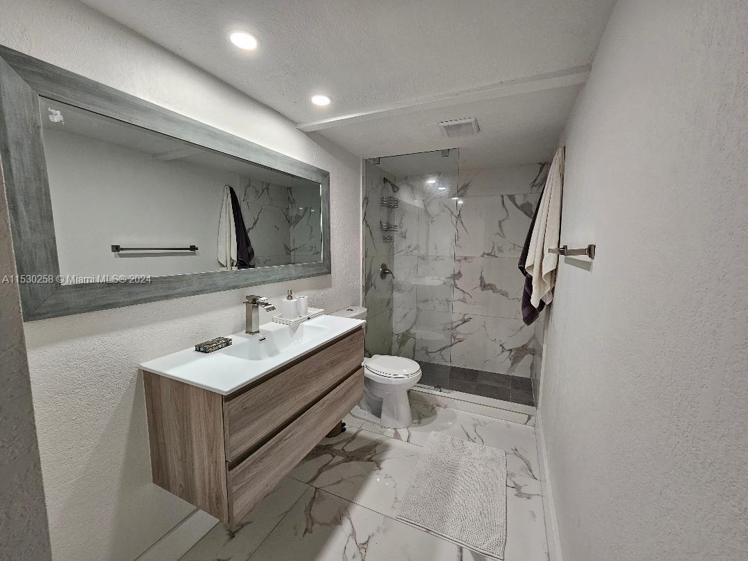 20335 Country Club Dr, Aventura, FL, 33180 United States, 2 Bedrooms Bedrooms, ,2 BathroomsBathrooms,Residential,For Sale,Country Club Dr,A11530258
