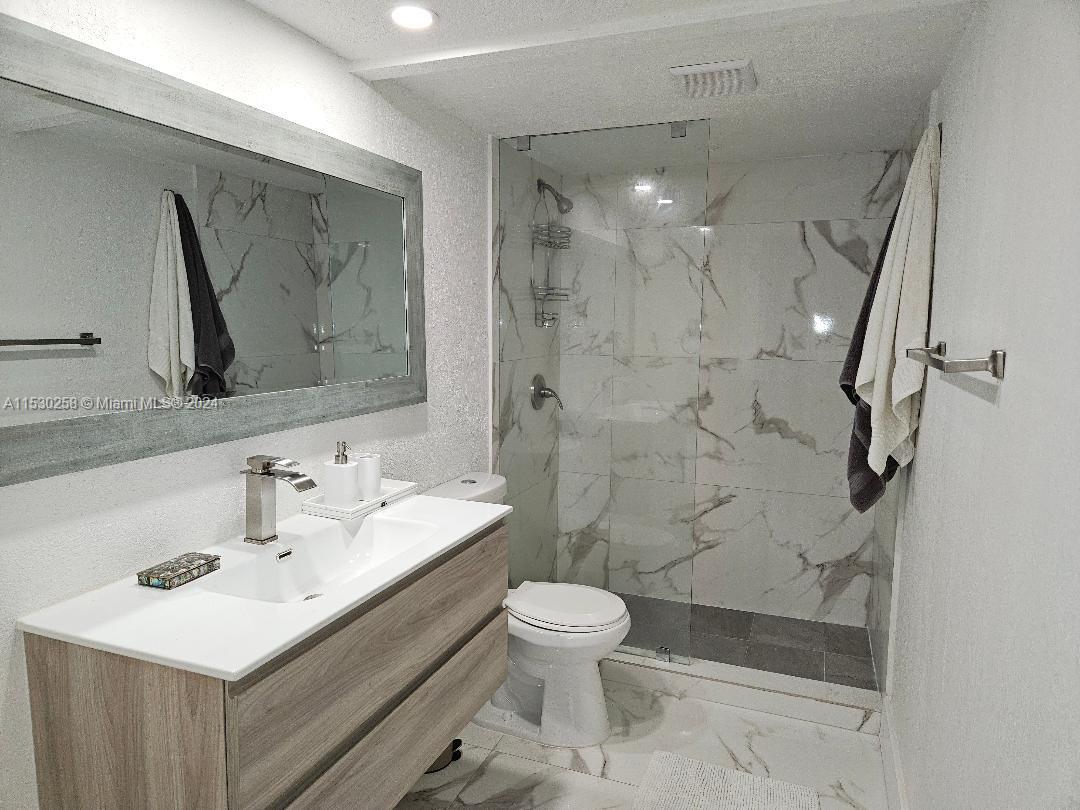 20335 Country Club Dr, Aventura, FL, 33180 United States, 2 Bedrooms Bedrooms, ,2 BathroomsBathrooms,Residential,For Sale,Country Club Dr,A11530258
