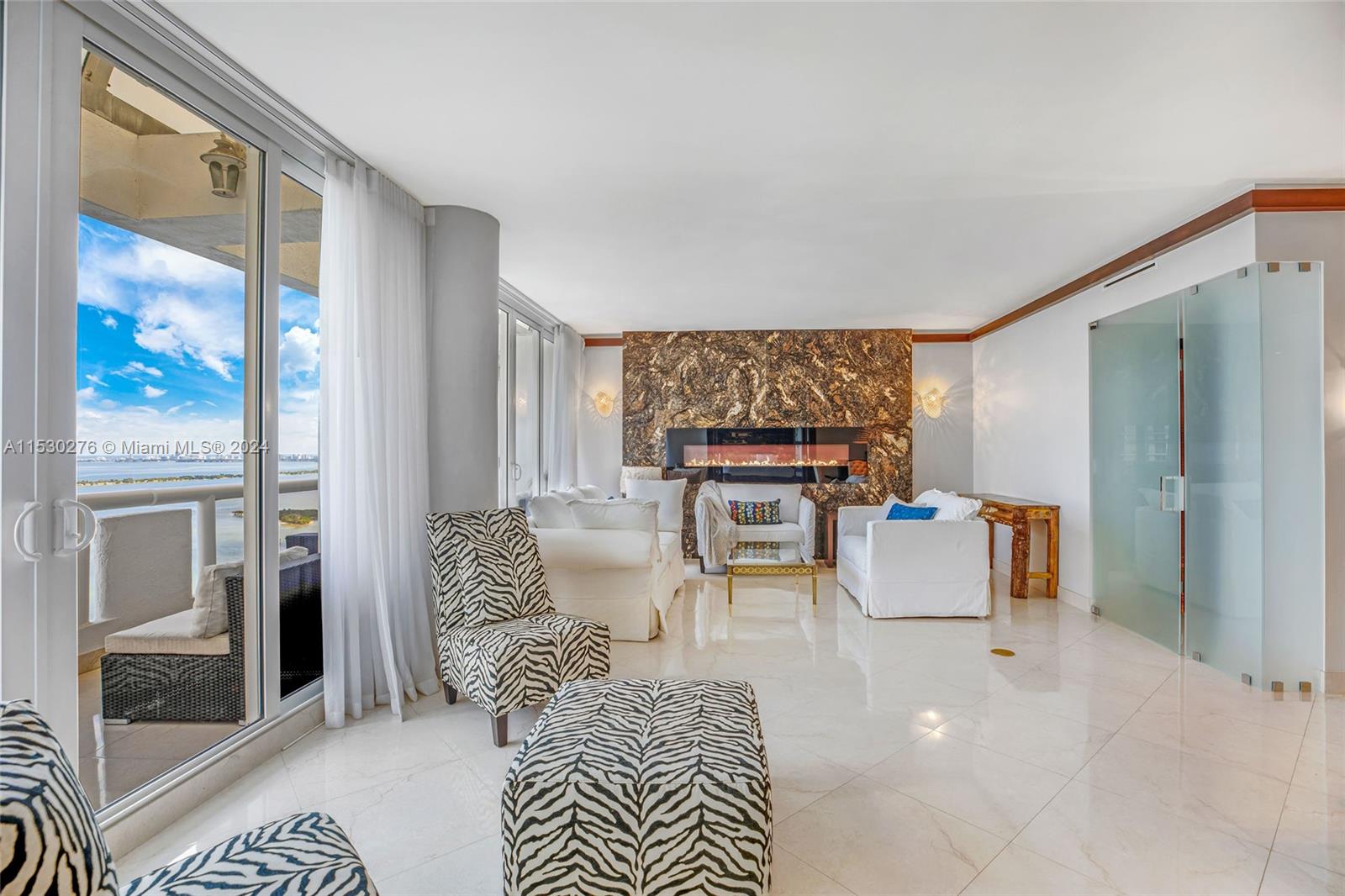 1717 N Bayshore Dr A-4236, Miami, Florida 33132, 2 Bedrooms Bedrooms, ,2 BathroomsBathrooms,Residential,For Sale,1717 N Bayshore Dr A-4236,A11530276