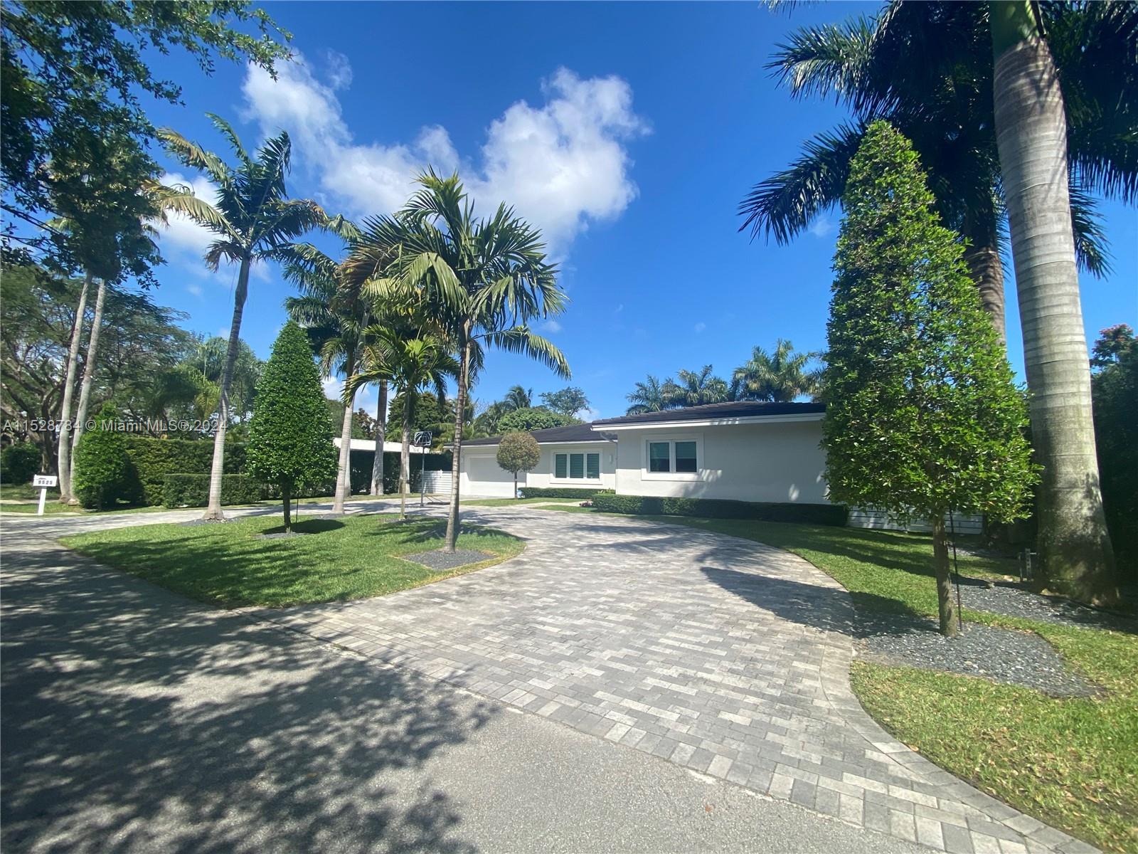 9525 SW 73rd Ave  For Sale A11528784, FL