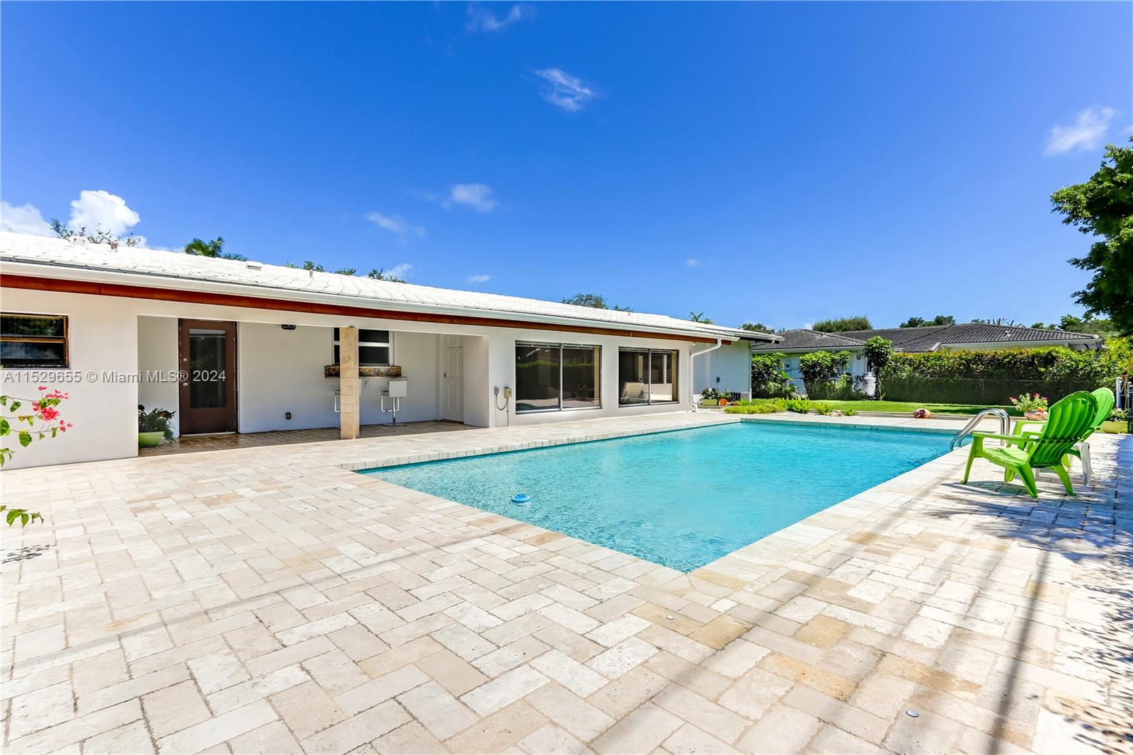 6600 Maynada Street, Coral Gables, Florida 33146, 4 Bedrooms Bedrooms, ,3 BathroomsBathrooms,Residentiallease,For Rent,6600 Maynada Street,A11529655